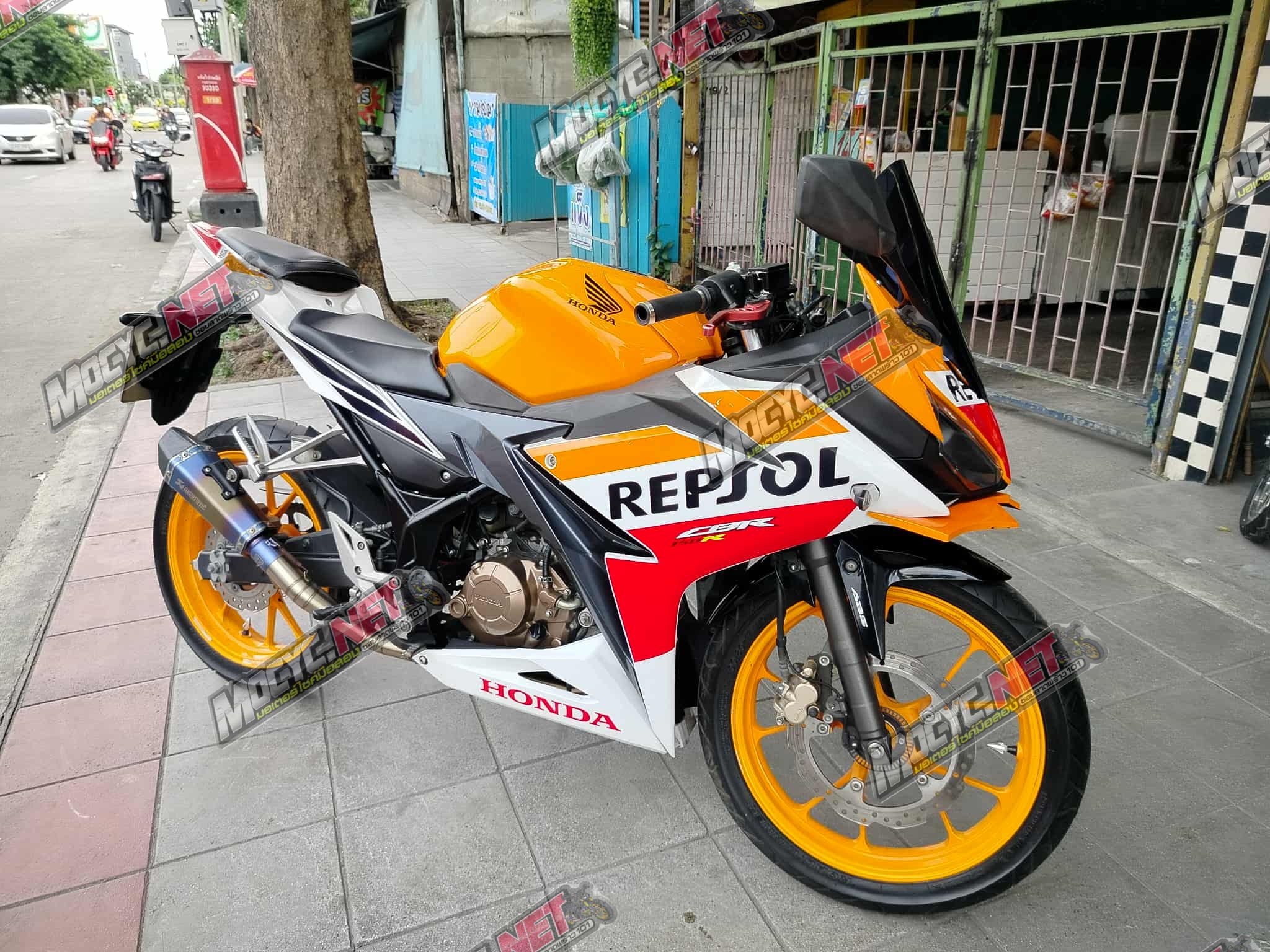 cbr 150 r ABSสีส้มขาว ลาย REPSOLลายรถแข่งลงสนาม