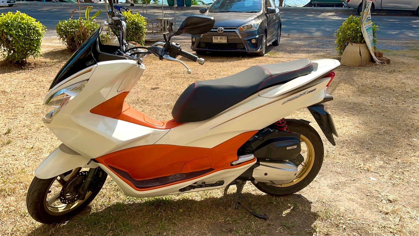 มอเตอร์ไซด์ PCX-150cc ให้เช่าคะ วันละ 350 บาท PCX for Rent 350 Baht per Day