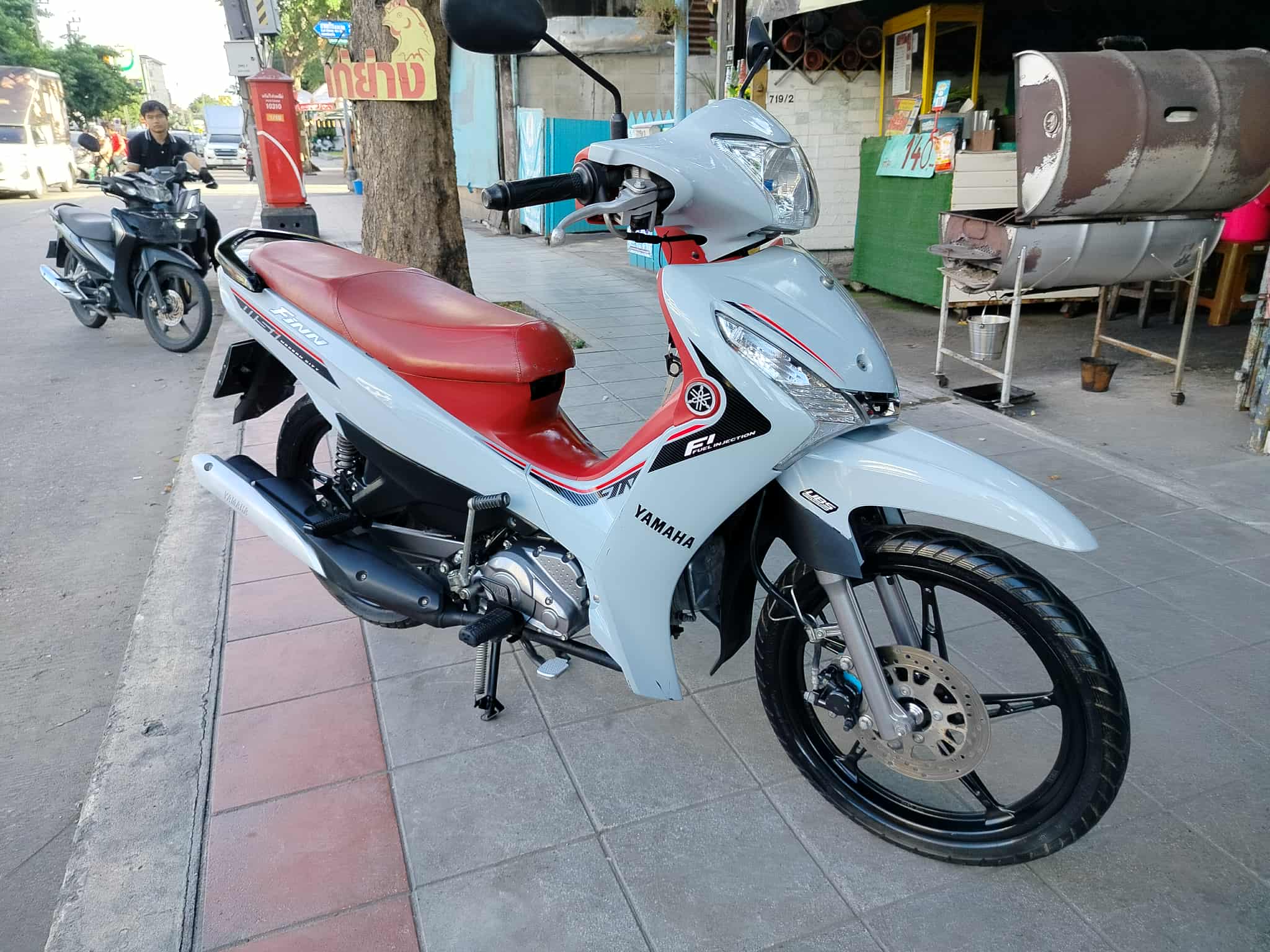 Yamaha finn สีเทาเบลค ubs ปี 2023