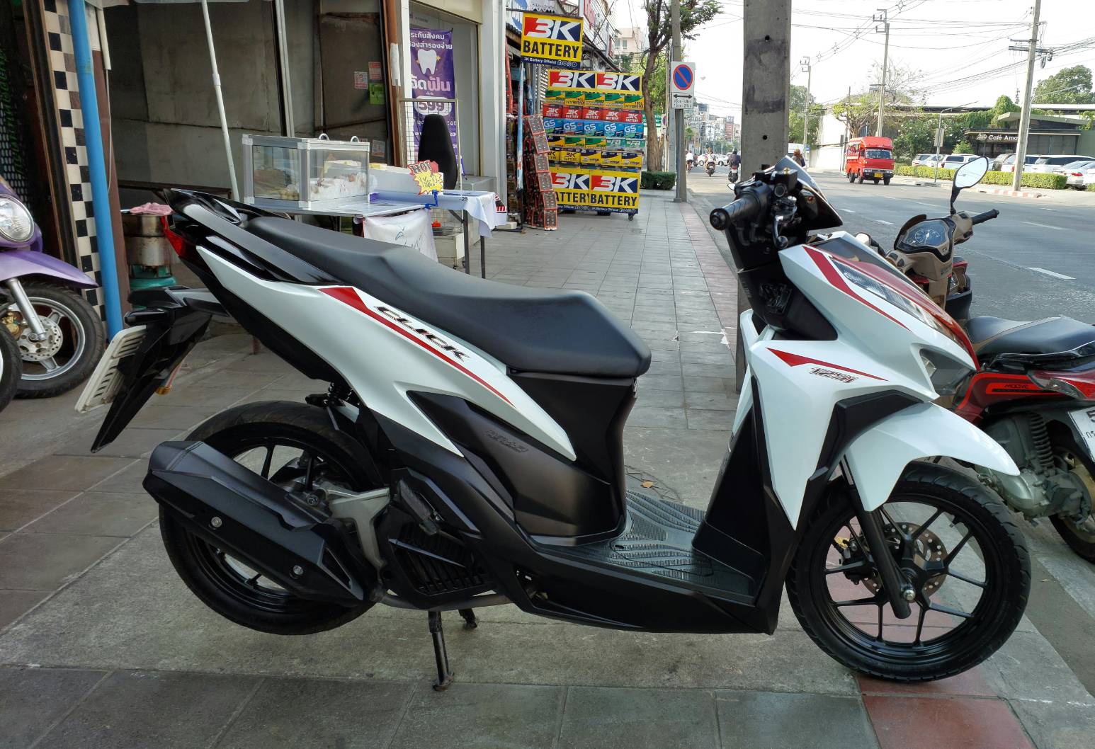 (ปิดการขาย) พร้อมส่งปักธงชัยครับ click 125 led 2019