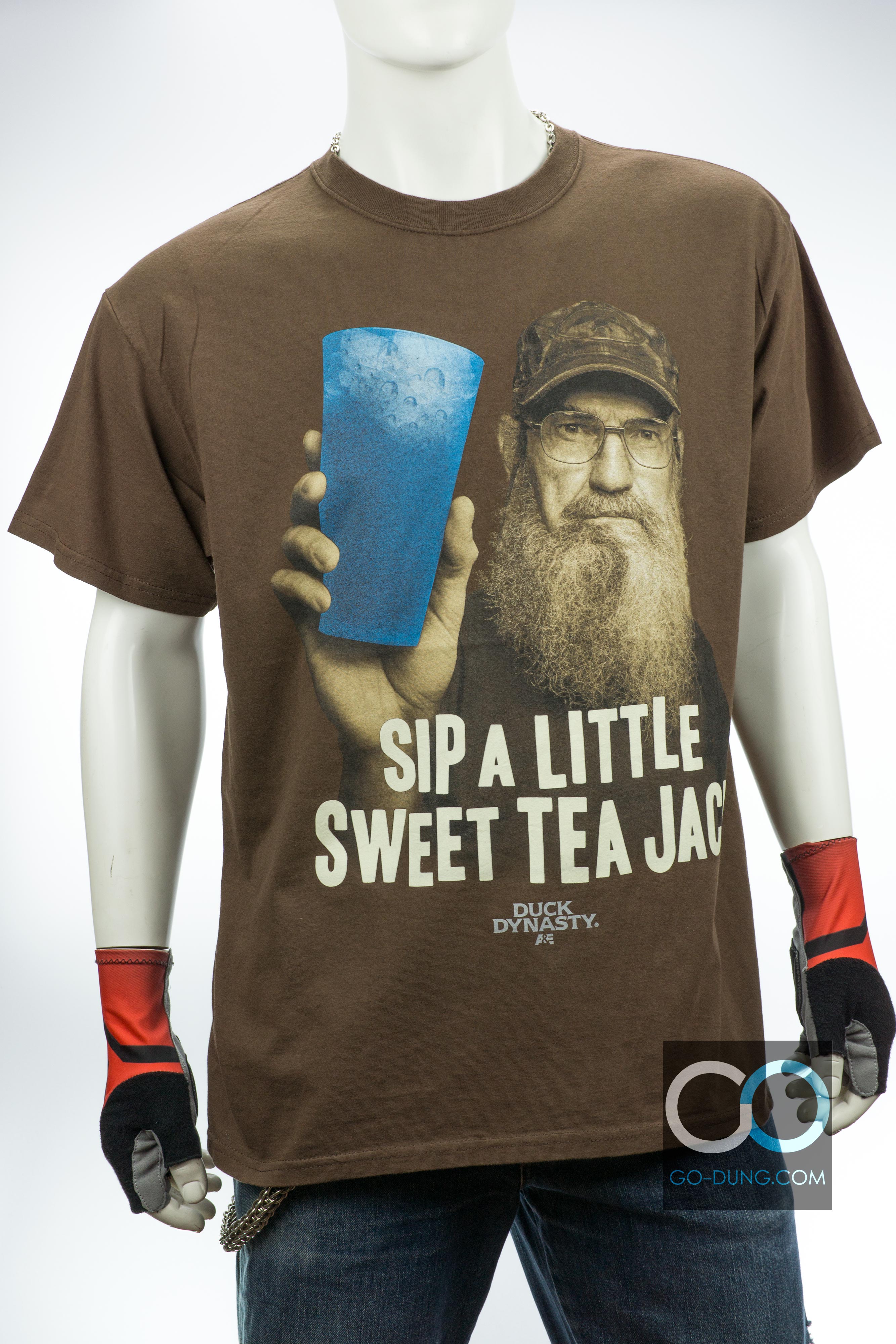 เสื้อยืดมือสอง USA ซีรีย์ฝรั่งเรื่อง DUCK DYNASTY : SIP A LITTLE SWEET TEA JACK ผ้า 100 คอตตอน