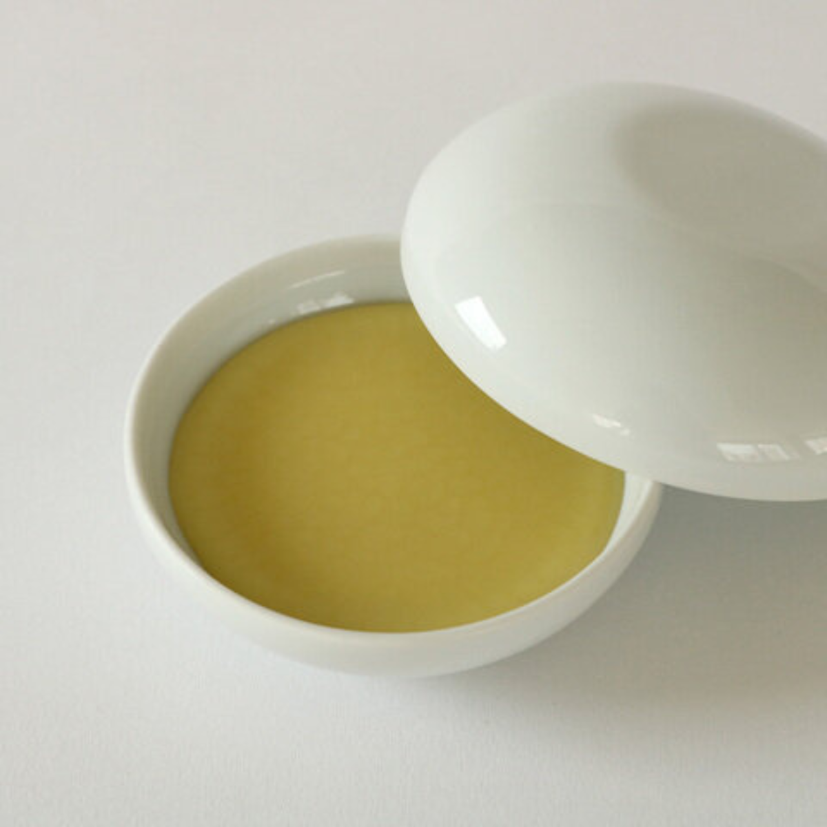 eavam's balm collection ผลิตภัณฑ์บำรุงผิว และ ริมฝีปาก มี 2 สูตร ขนาด 35 กรัม ทาบำรุงผิว กลิ่นหอมช่วยผ่อนคลาย สดชื่น อีวาม