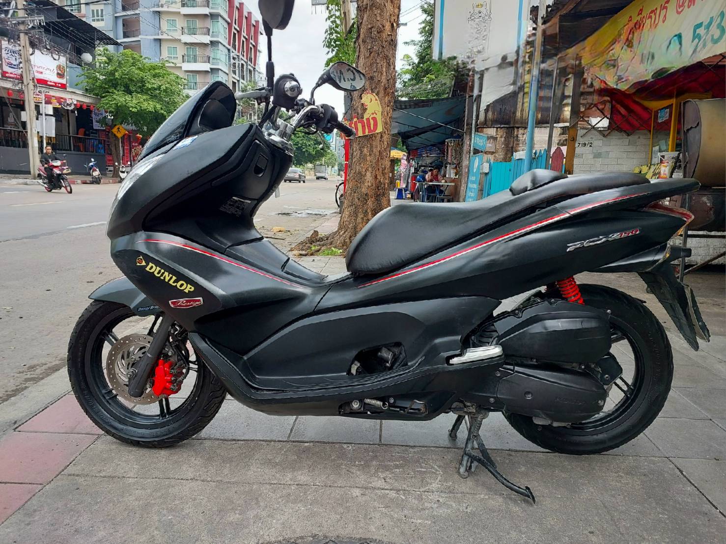 (ปิดการจาย ) PCX 150 สีดำตัวท็อป ปี 56 รถบ้านทะเบียน กรุงเทพฯ