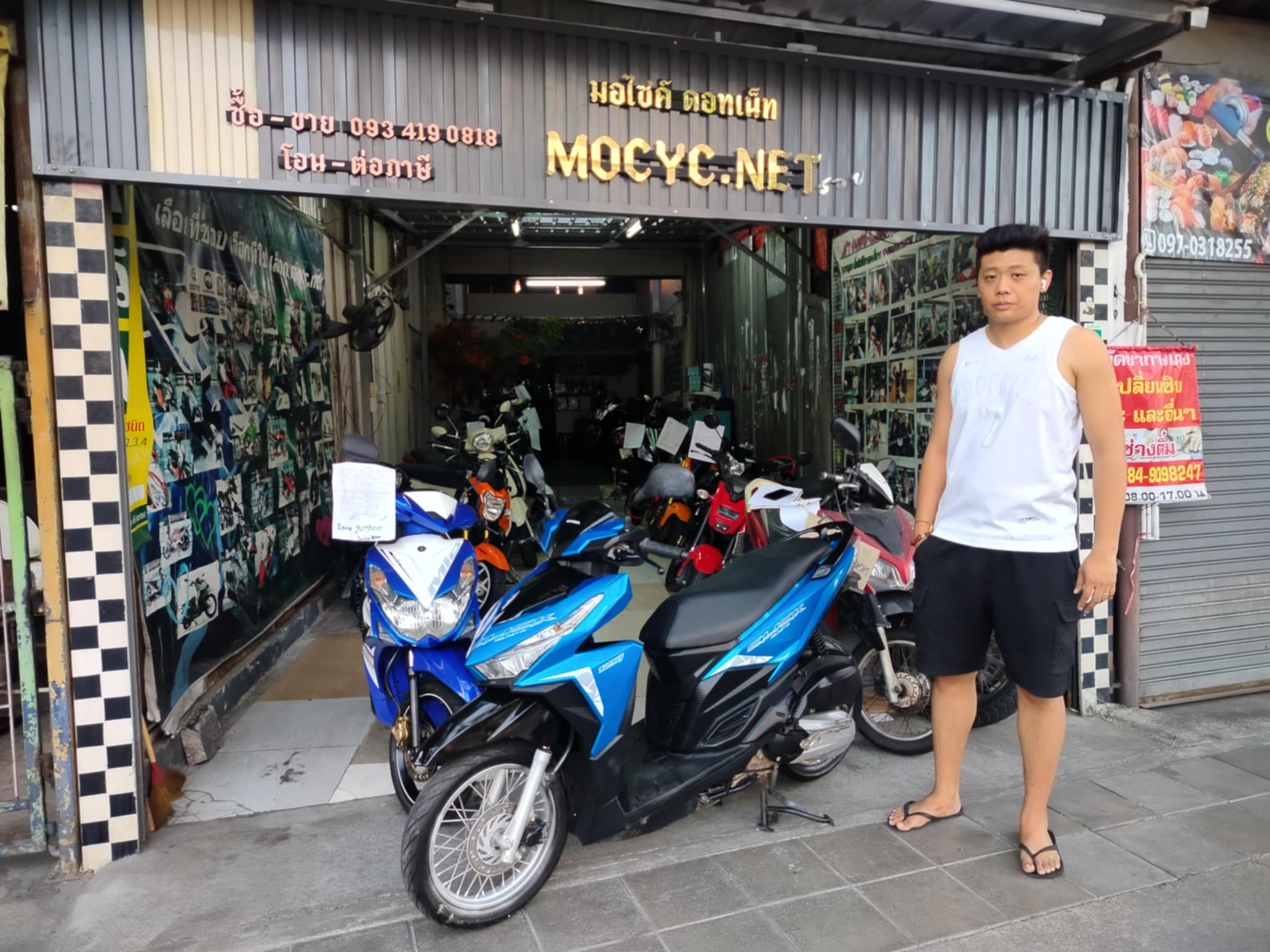 (ปิดการขายครับ) click 125 i 2017 สีน้ำเงิน รุ่นไฟหน้า led ฟรีโอนครับ