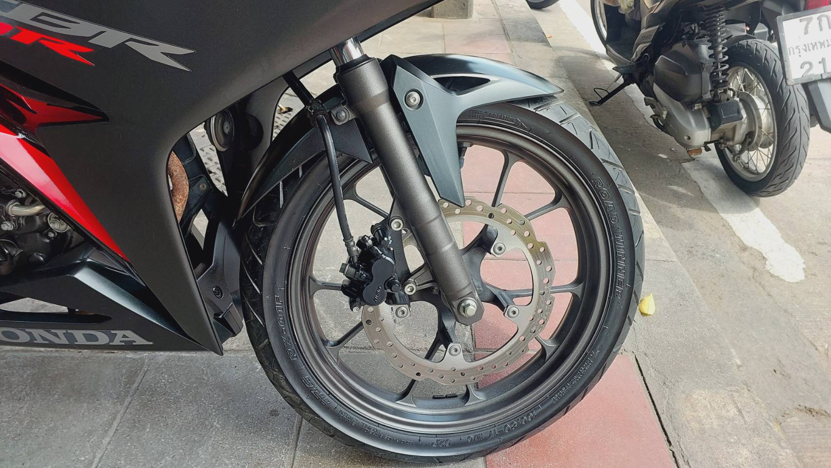 ปิดการขาย ลูกค้าเก่าอุดหนุน2คันแล้ว CBR 150 r สีดำตัวใหม่ไฟหน้า LED รถปี 2020