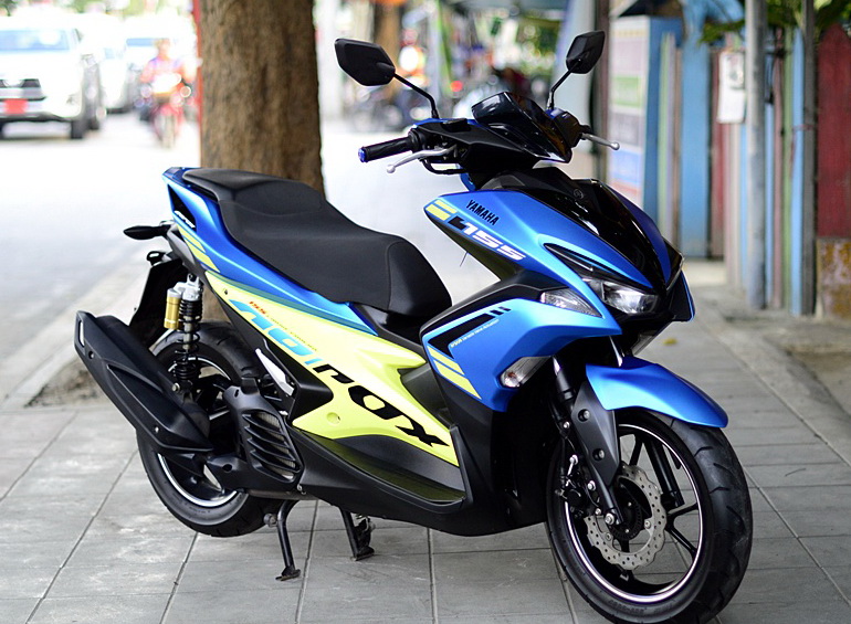 (( ขายแล้วครับ )) aerox-r สีฟ้าเขียว ขอบคุณน้องเมฆ ที่มาอุดหนุนครับ