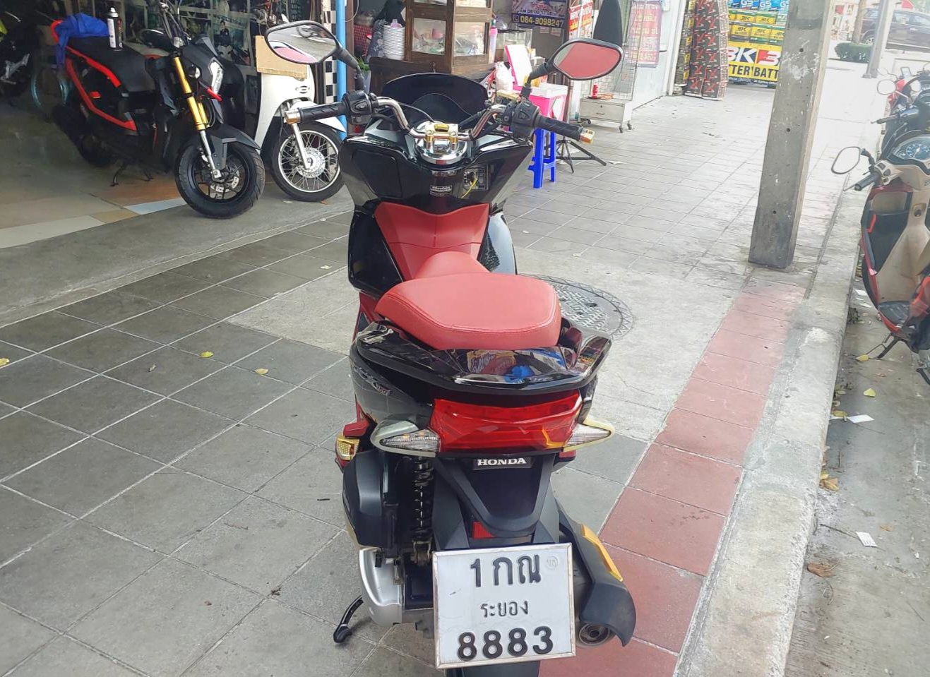 (ปิดการขาย)PCX 150 สีดำแดง ขอบคุณพ่อค้าจันทบุรีที่อุดหนุนครับ