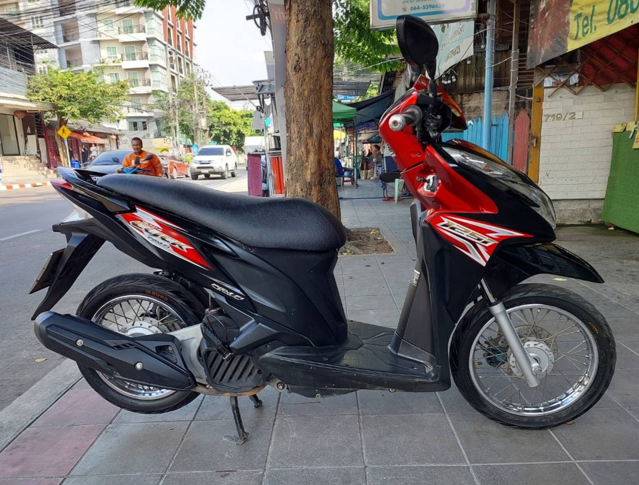 (ปิดการขาย) click 125 สีดำ อมตะ รถสภาพดี ราคานี้ แถมโอนให้ฟรีด้วยครับ