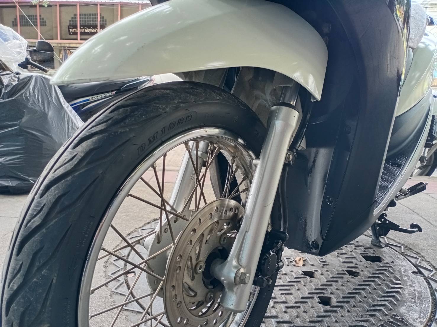 ((ขายแล้ว พร้อมส่งถึงบ้าน))specy สีขาวดำ รถสวยมาก