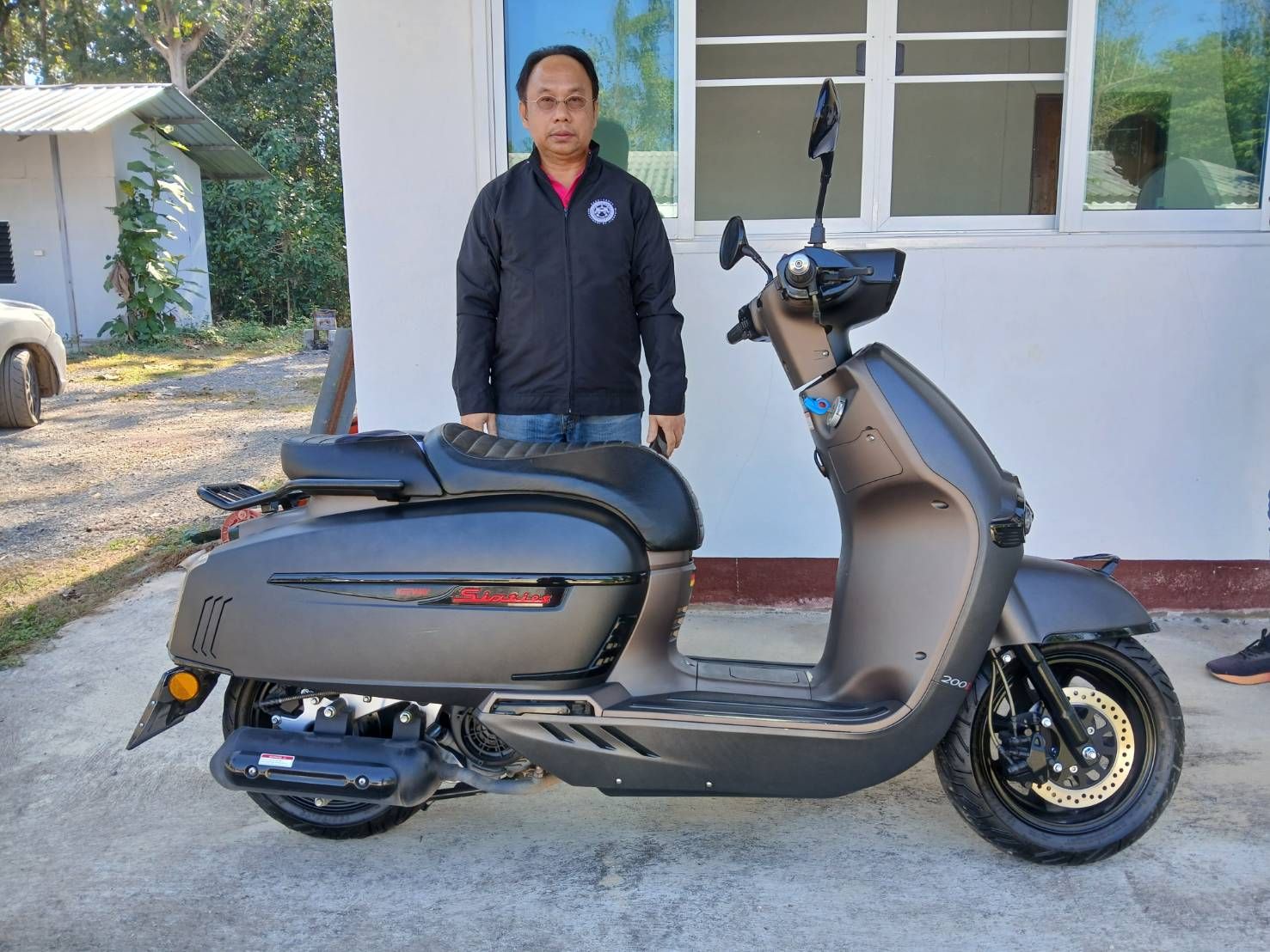 (ปิดการขาย) KEEWAY victoria 200 สีดำ 2023 รถคลาสสิคย้อนยุค 60 ร่ามสมัยด้วยระบบไฟ LED รอบคัน
