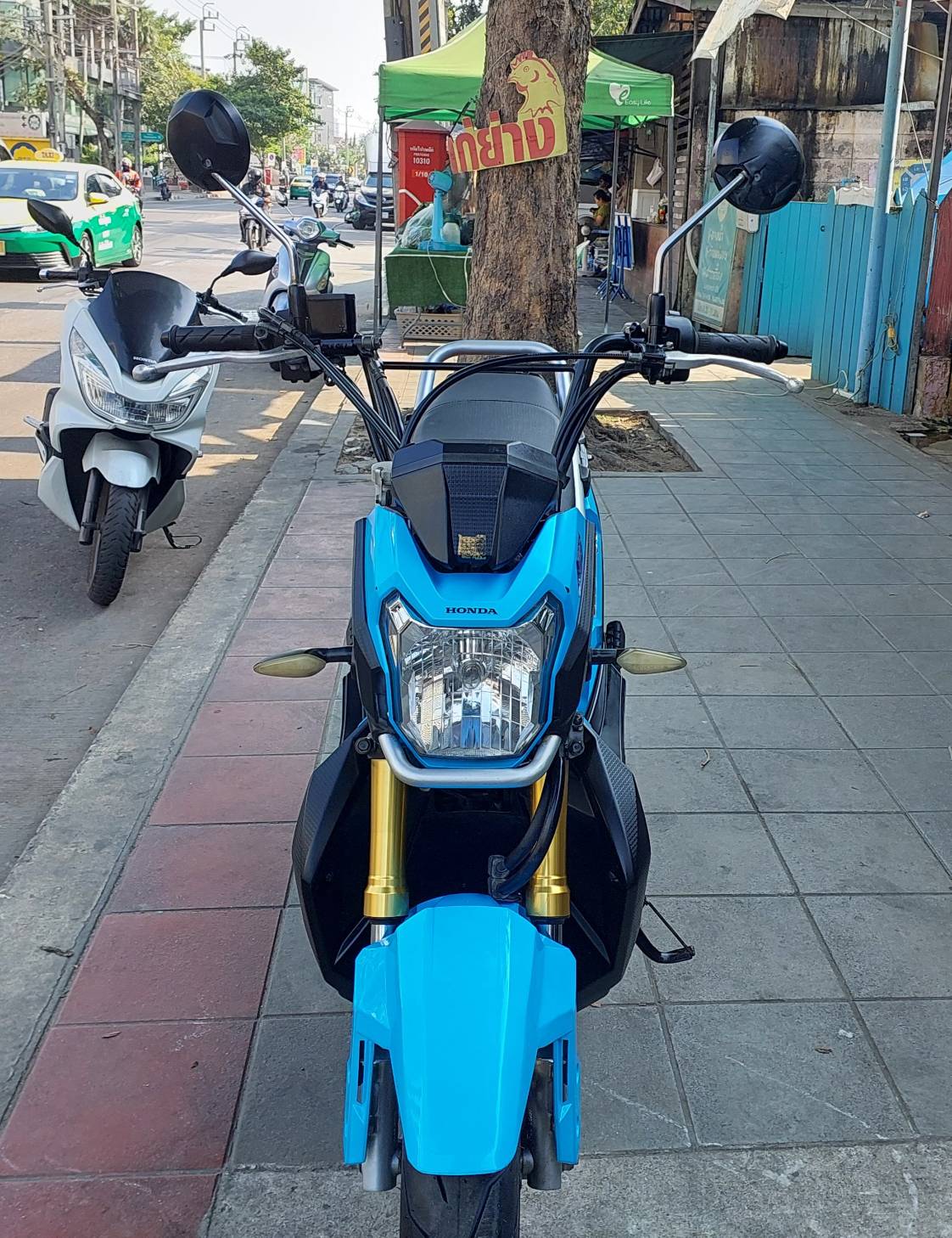 (ปิดการขายครับ)zoomer x ตัวใหม่ ไมล์ดิจิตอลแล้ว เครื่องยนต์ตัวใหม่เงียบดี
