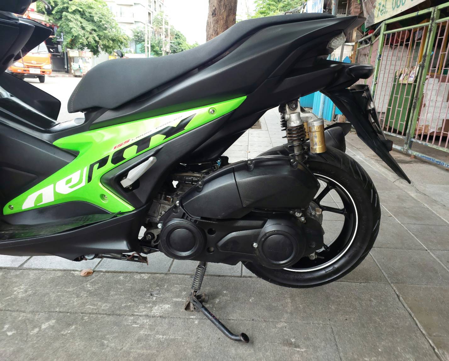 (ปิดการขายครับ) คันที่ 2 แล้วครับ yamaha aerox สีดำเขียว 2018