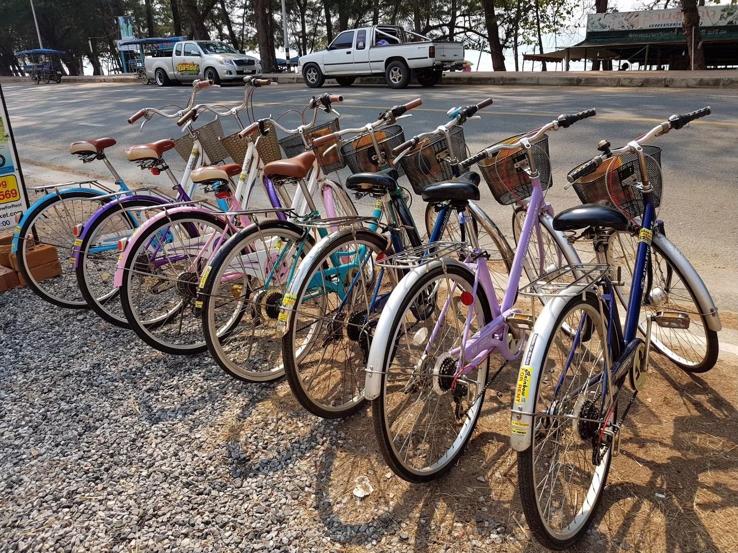 รถจักรยานให้เช่า ปั่นชมวิวคะ วันละ 100 บาทเท่านั้น รถอยู่หาดแม่รำพึง