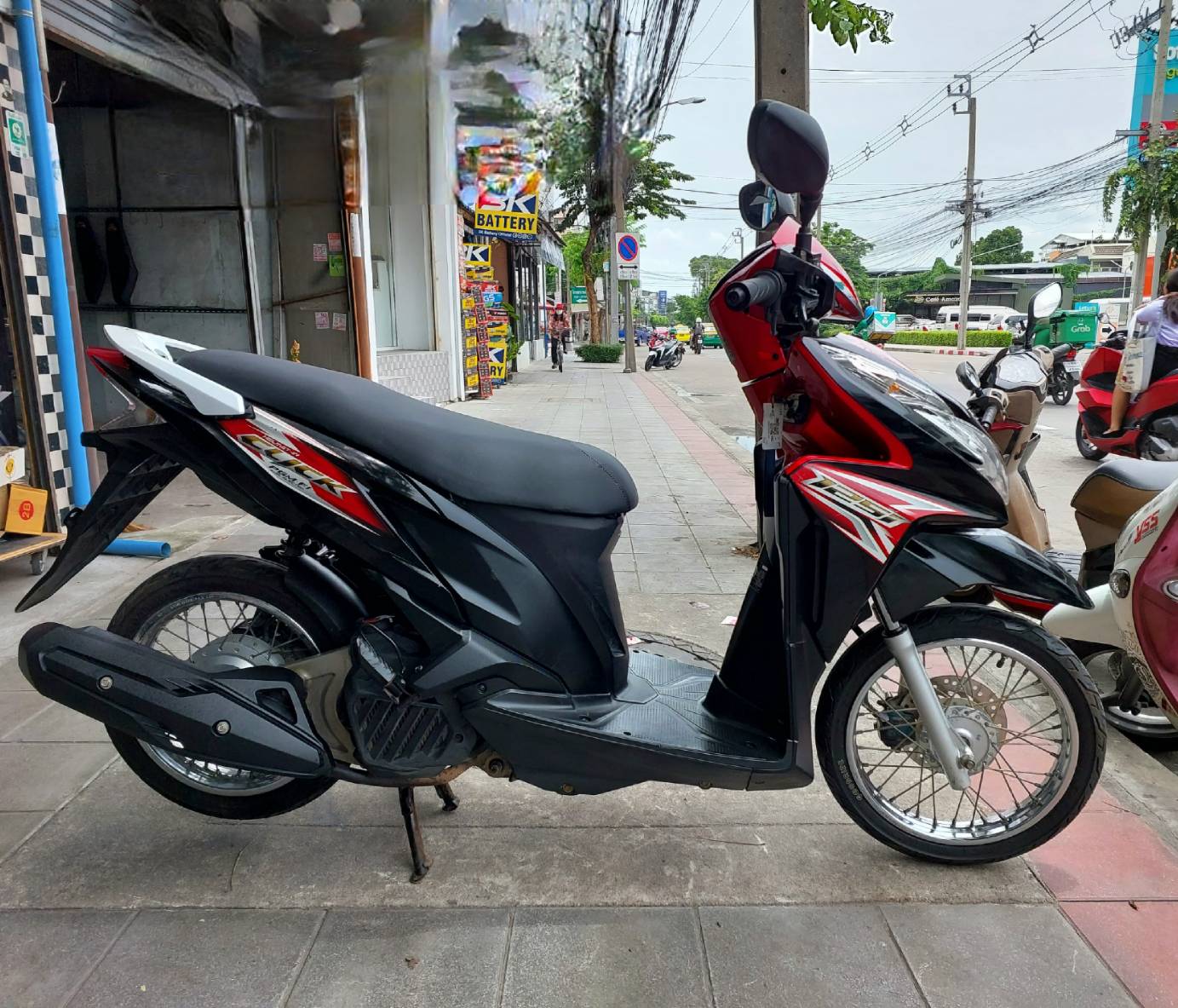 (ปิดการขาย) click 125 สีดำแดง ปี 57 เครื่องดี