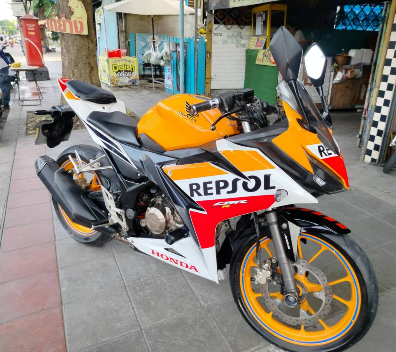 ปิดการขายครับ cbr 150r abs สีส้มตัวท็อป รุ่นใหม่ไฟหน้า led