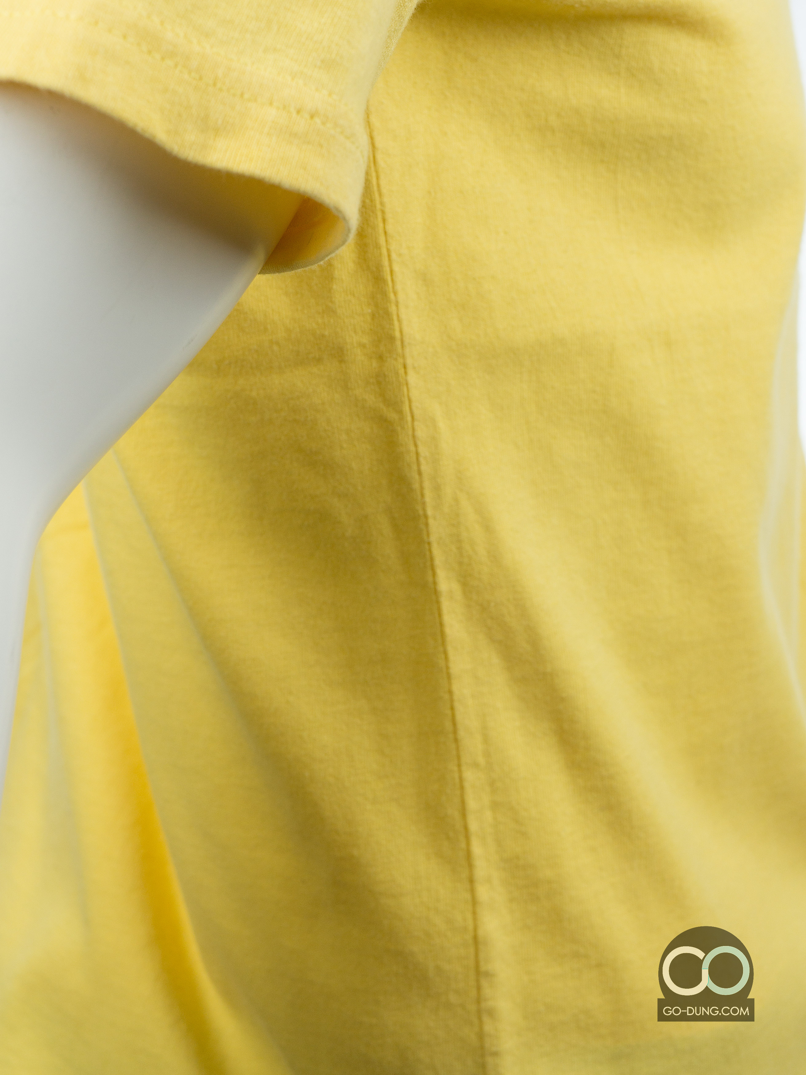 เสื้อยืดมือสอง HANES มีกระเป๋าหน้าอก สีพื้น ผ้า 100 คอตตอน