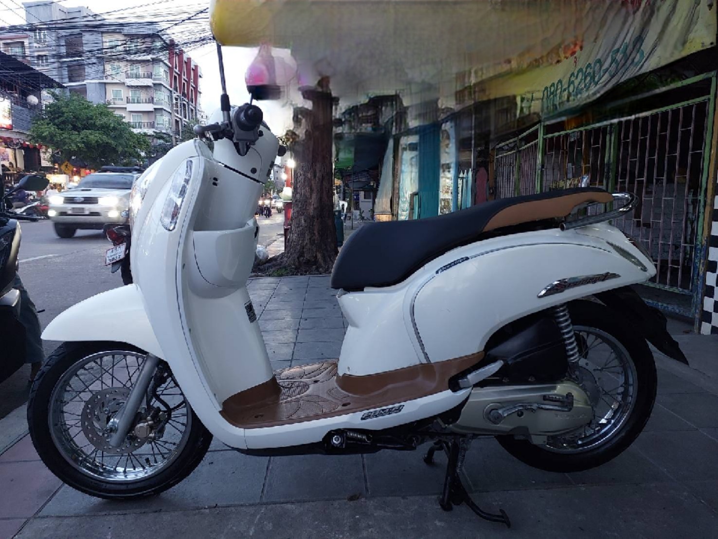 (ปิดการขายครับ) scoopy i สีขาว จดปี 59 รถบ้านมือเดียว ทะเบียนกรุงเทพฯิเล่มครบ