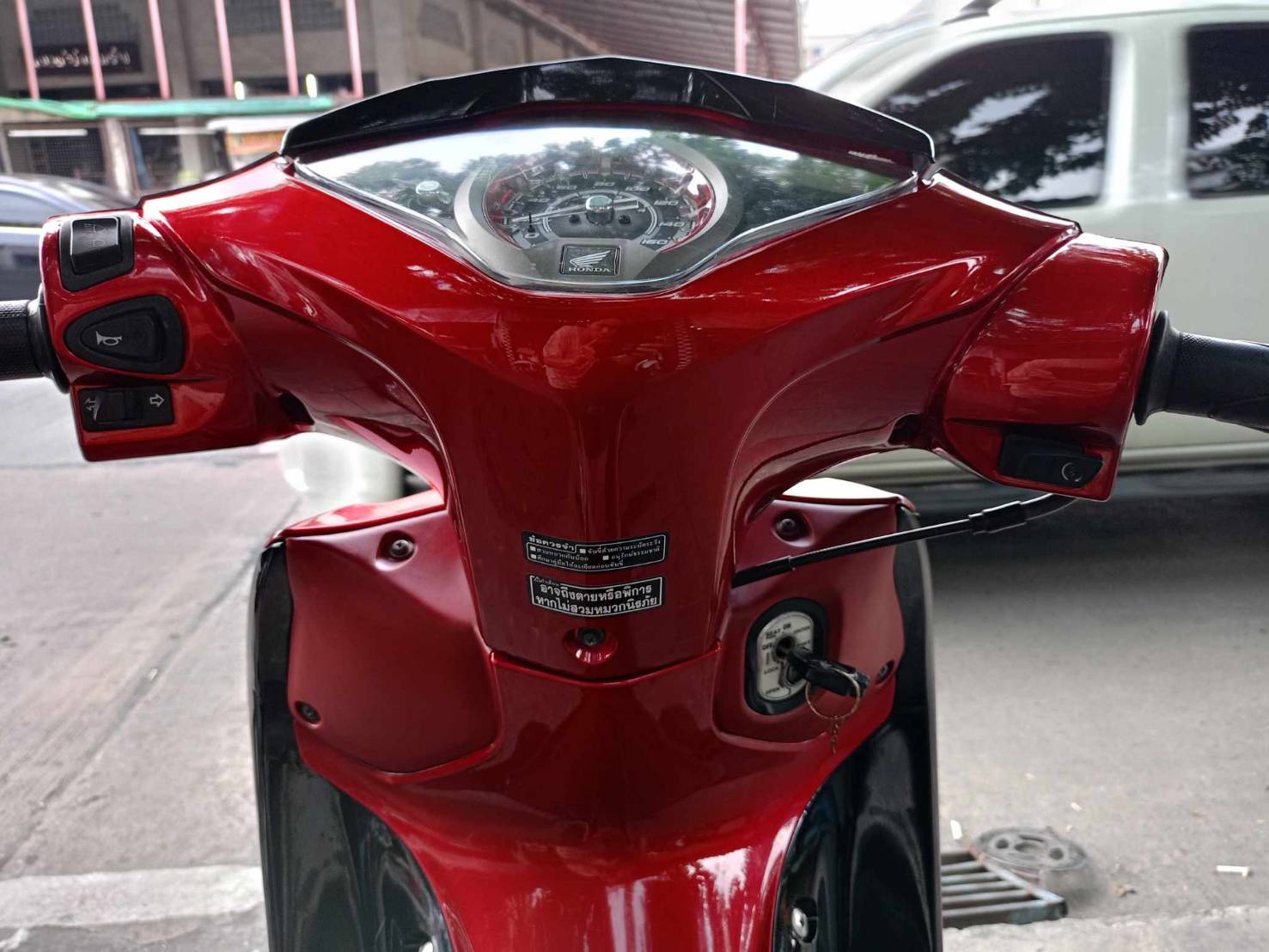 👪ขอบคุณลูกค้าที่ไว้วางใจรถจองเราครับ wave 125 สีดำแดง ปลาวาฬ แต่งสวย เครื่องเดิม