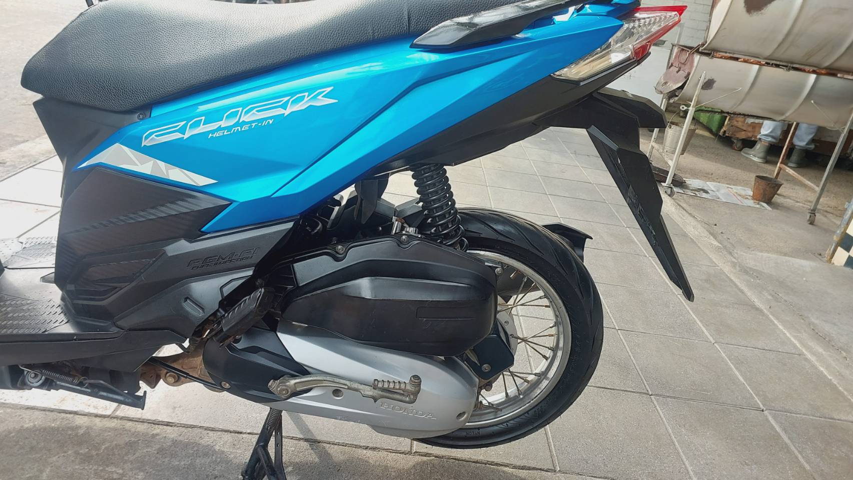 (ปิดการขายครับ) click 125 i 2017 สีน้ำเงิน รุ่นไฟหน้า led ฟรีโอนครับ