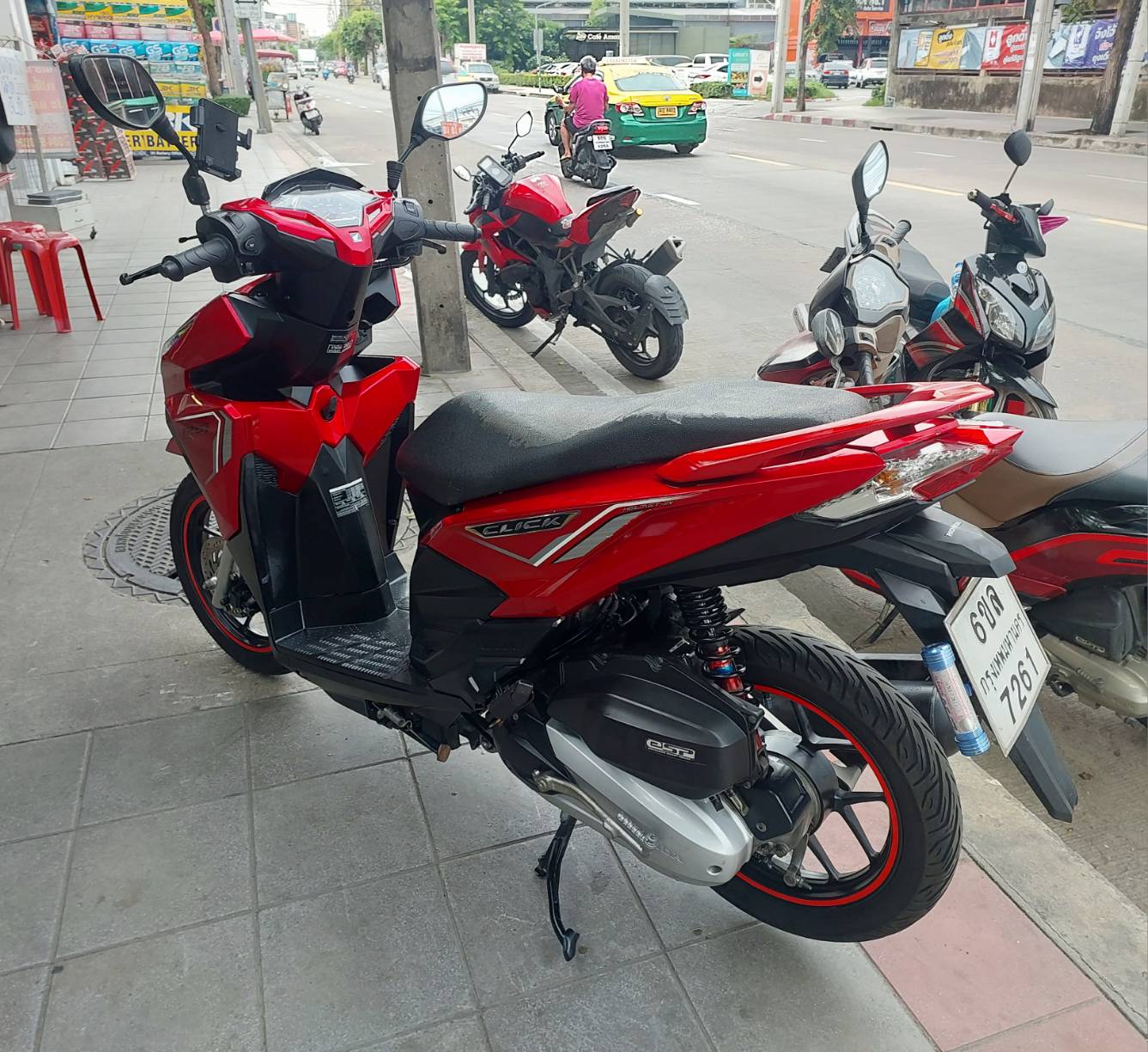 (ปิดการขายครับ) click 125 i สีแดง ตัวท็อปล้อแม็กยางใหม่ๆ