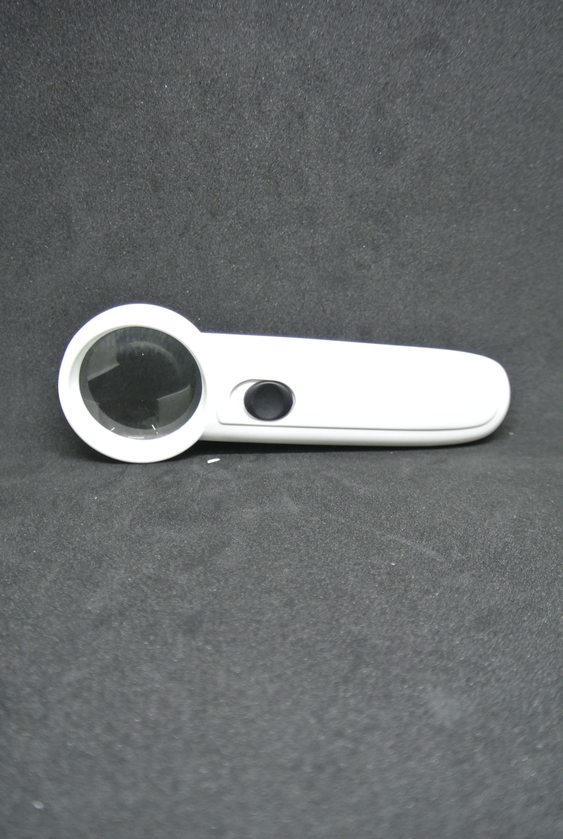 แว่นขยายHand-Hold Magnifier(Exclamation Mark Type) (สีขาว)