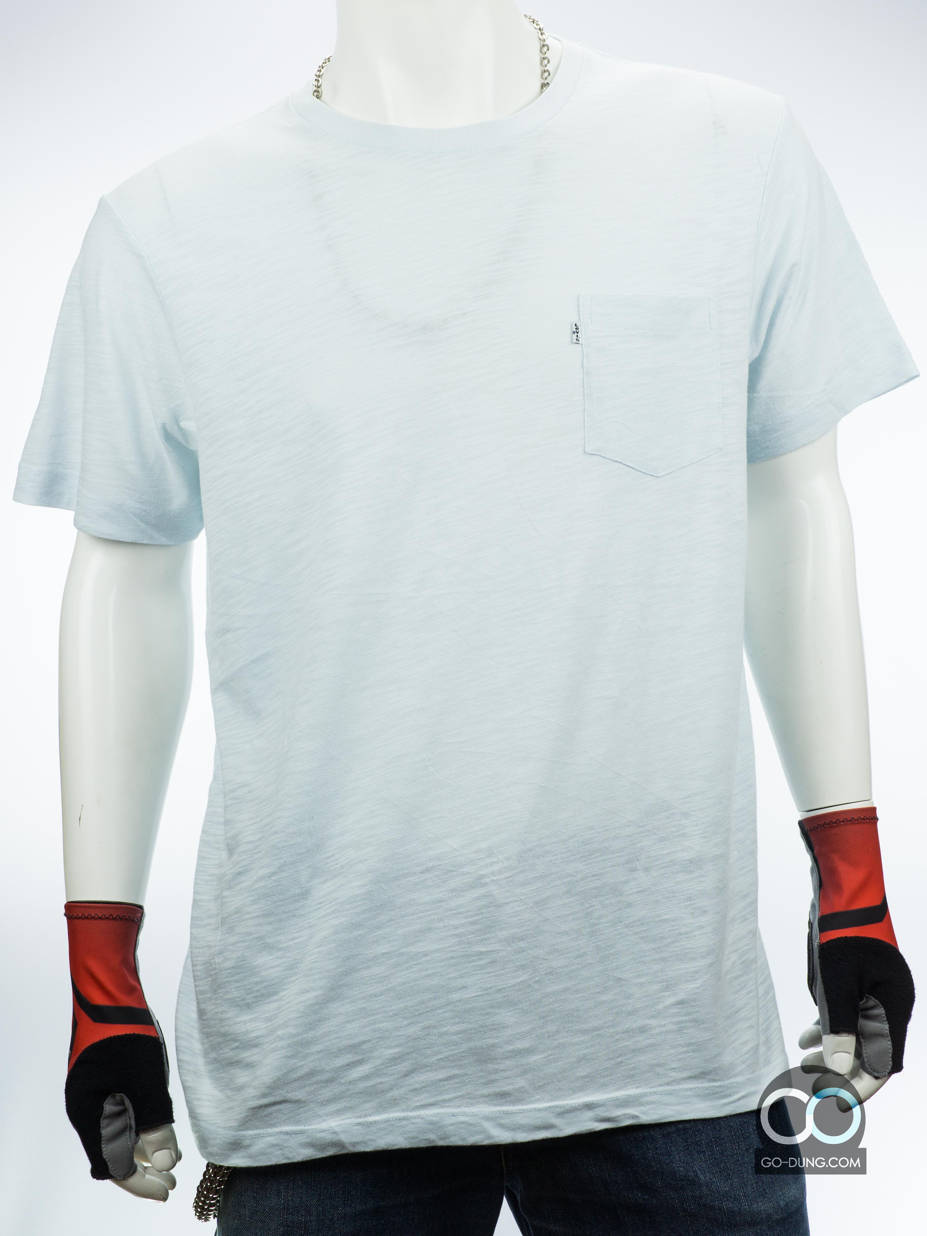 เสื้อยืดมือสองแบรนด์เนม LEVI'S ผ้าบาง สีพิ้น มีกระเป๋าที่หน้าอก ผ้าผสม 60/40