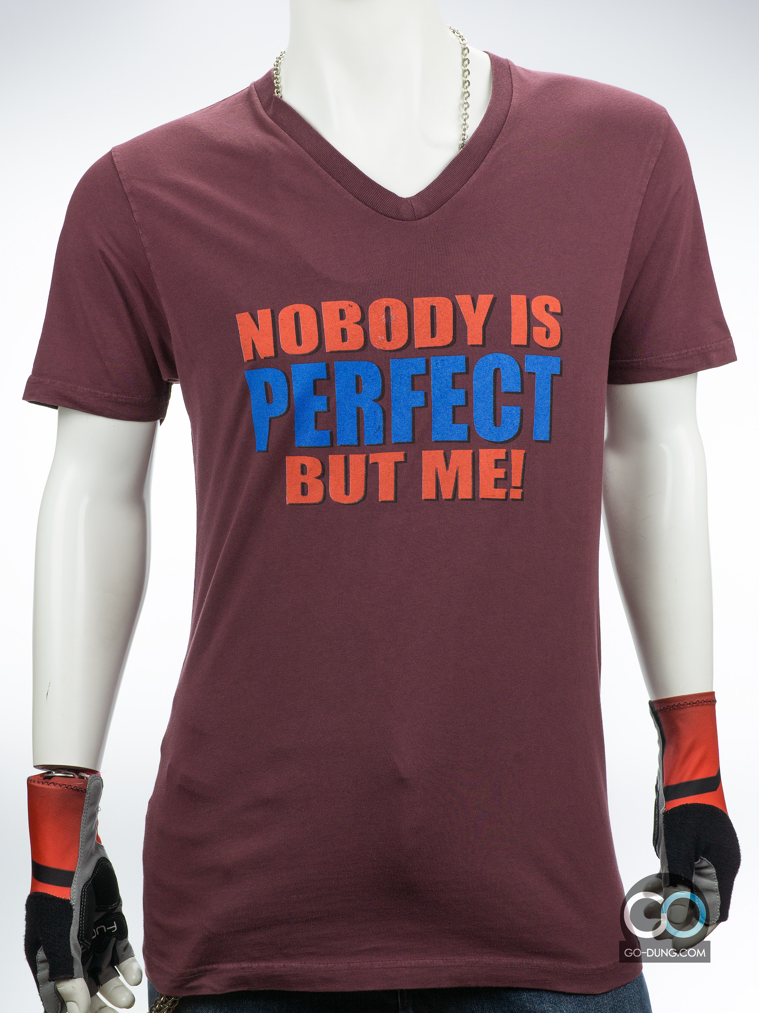 เสื้อยืดมือสอง NOBODY IS PERFECT BUT ME คอวี ผ้า 100 คอตตอน