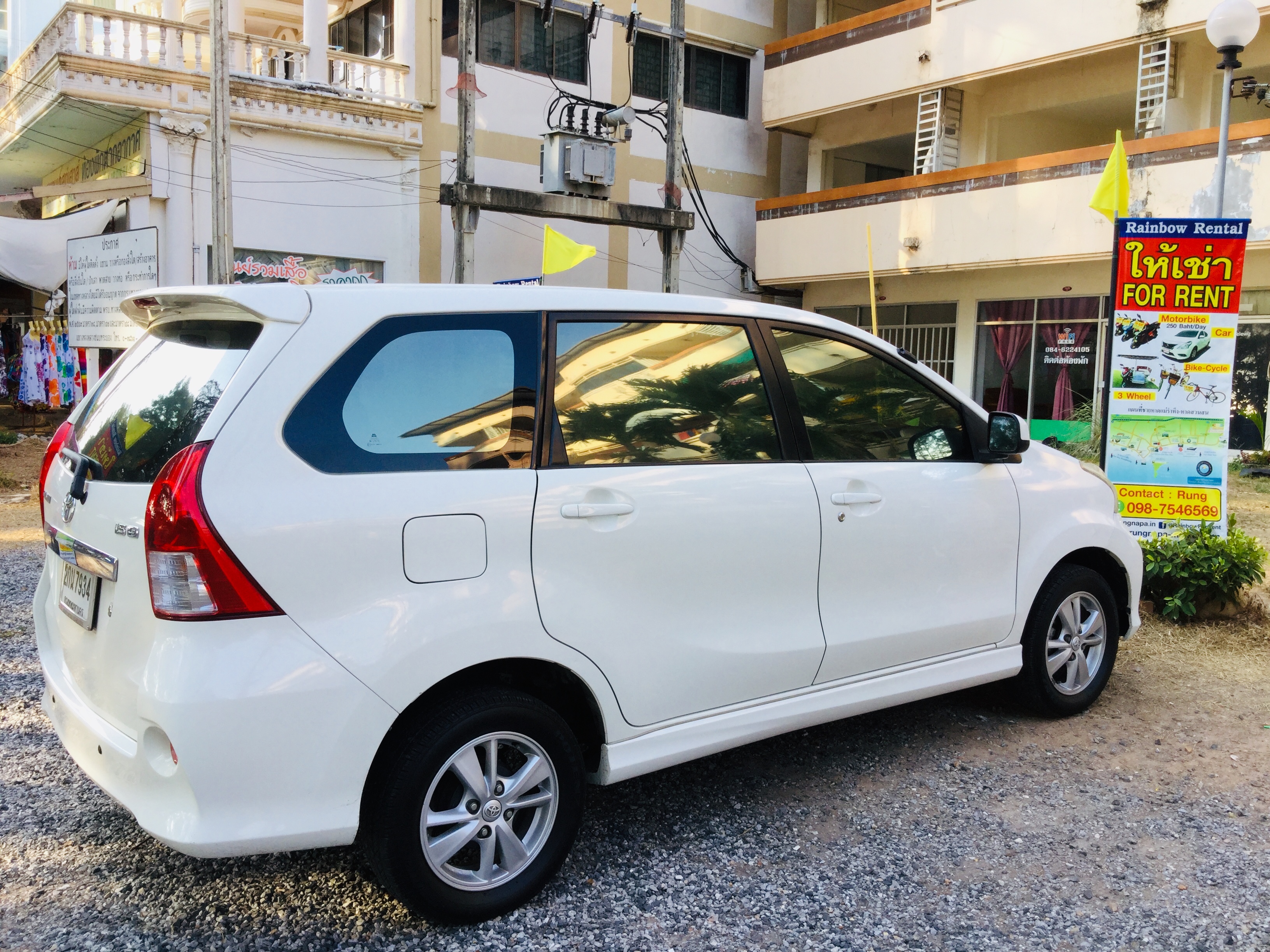 💥🚘🌈Toyota Avanza 7 ที่นั่งตัวท๊อบเกียร์ออโต้ให้เช่า🌈🌴👒 ราคา 1500 บาท/วัน ที่ หาดแม่รำพึง ระยอง สำเนา