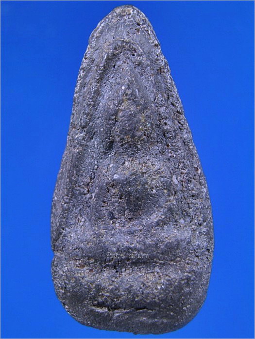 พระกริ่งเนื้อดินพิมพ์นาง กรุคลองทรงกระเทียม จ.สุพรรณบุรี