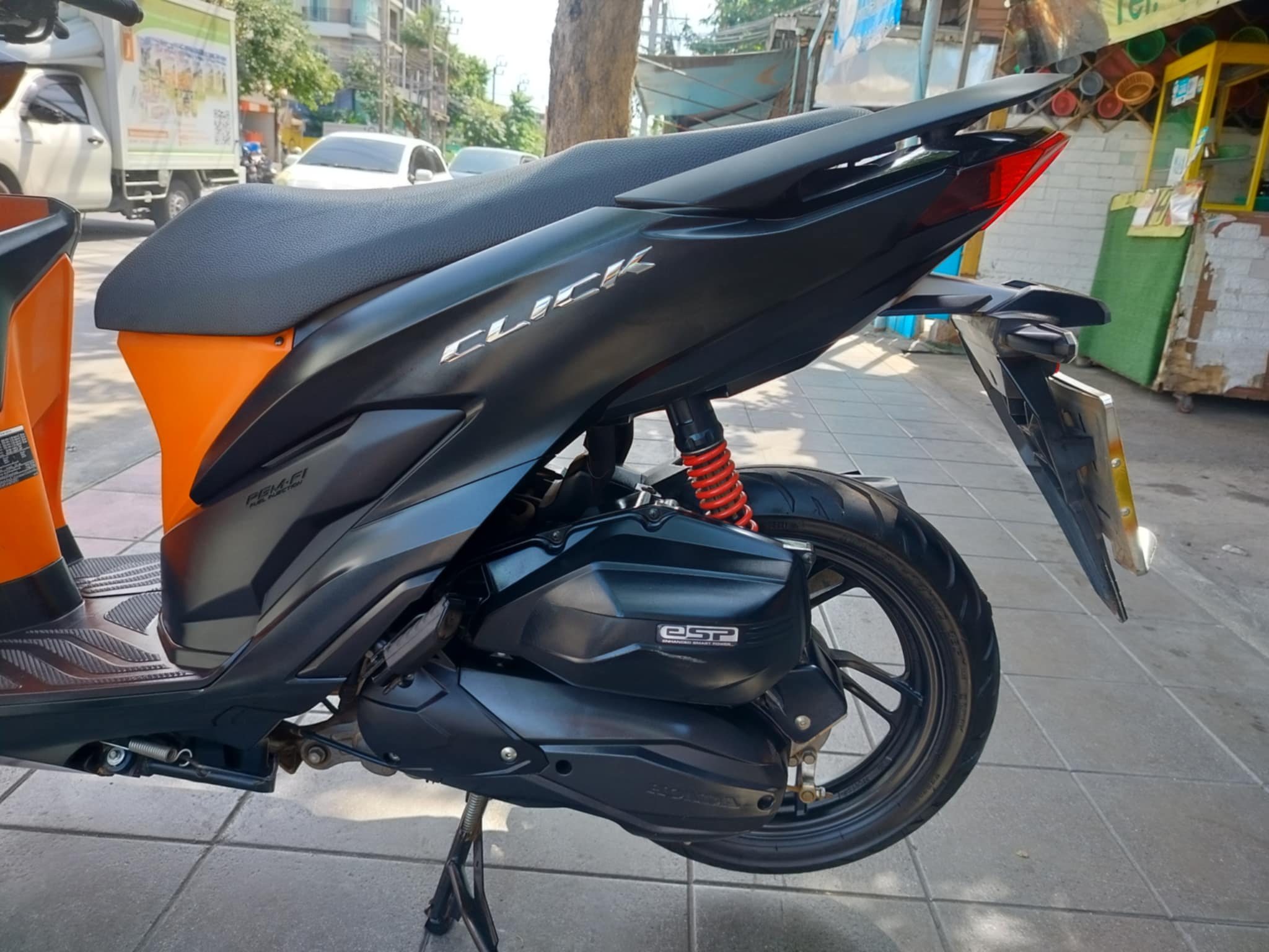 (ปิดการขายครับ) ลูกค้าประจำจัดไปอีก 1 คัน click 150 สีดำส้ม 2019