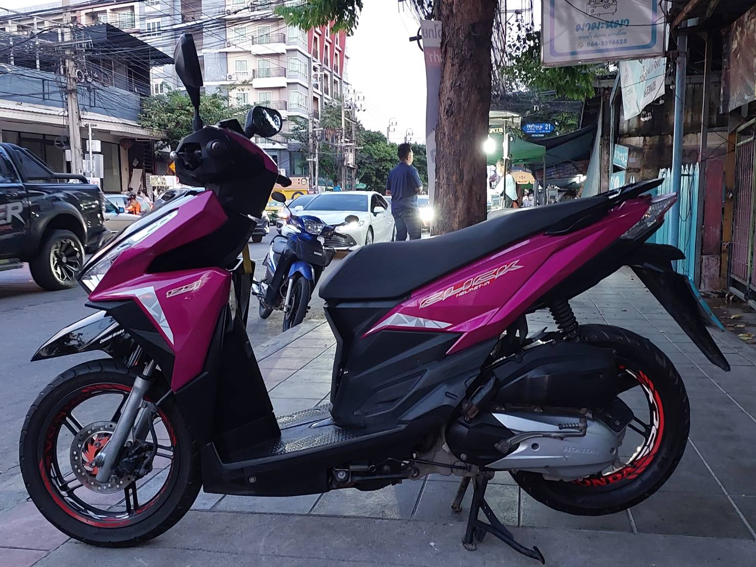 (ปิดการขายครับ) คลิก 125 สีชมพูดำ รุ่นไฟหน้า LED ล้อแม็กซ์ ภาษีปี67 ใช้ยาวๆไปเลย