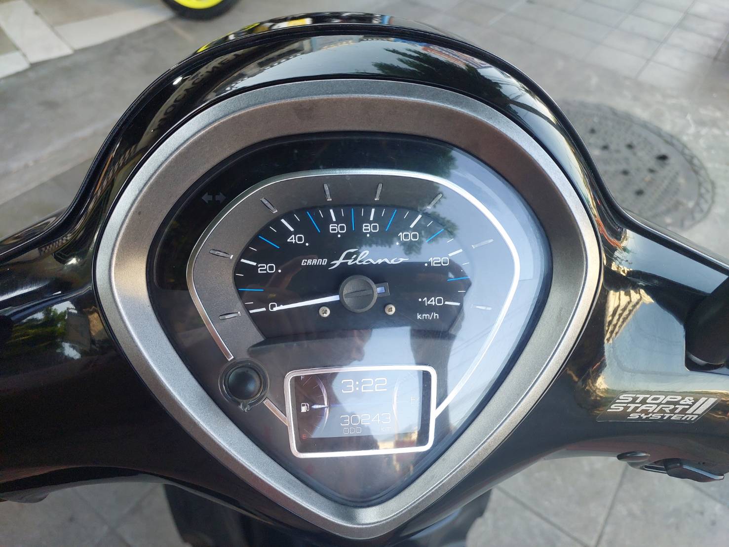 (ปิดการขายครับผม) grand filano hybrid สีดำ ปี 21