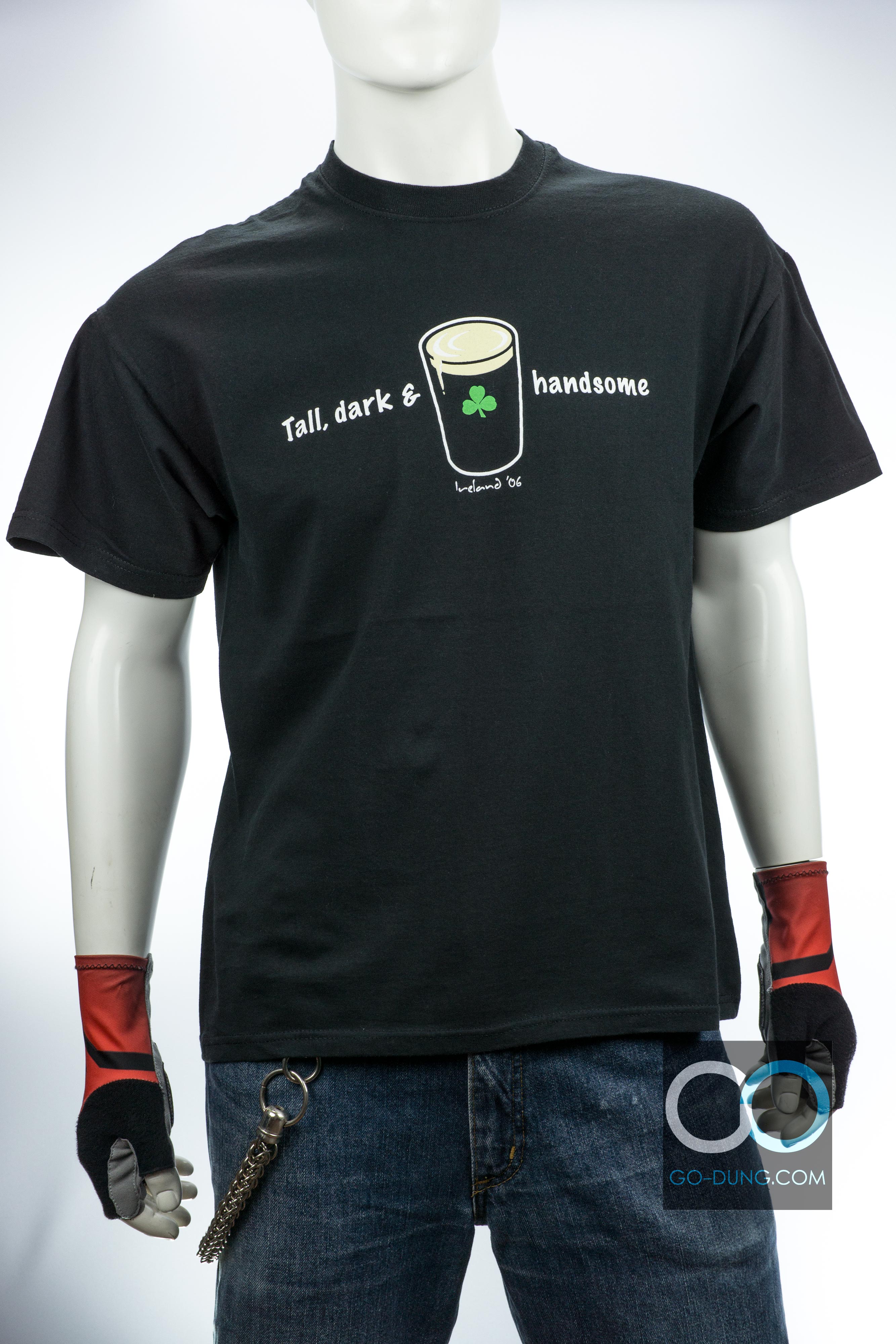เสื้อยืดมือสอง FRUIT OF THE LOOM : TALL DARK HANDSOME ผ้า 100 คอตตอน