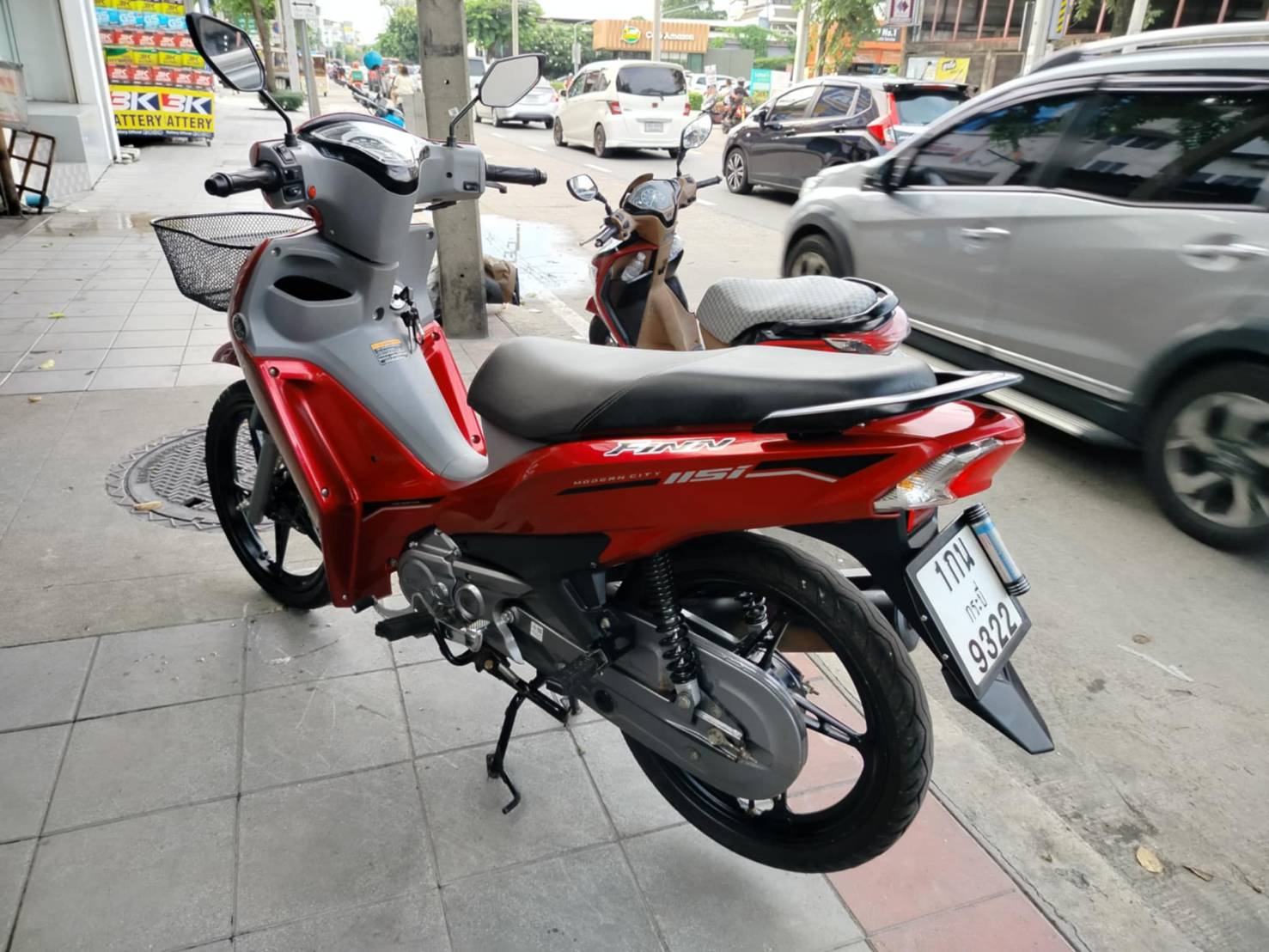 (ปิดการขายครับ) yamaha finn สีแดงตัวท็อปล้อแม็กสตาร์ทมือ จดทะเบียนปี 2024