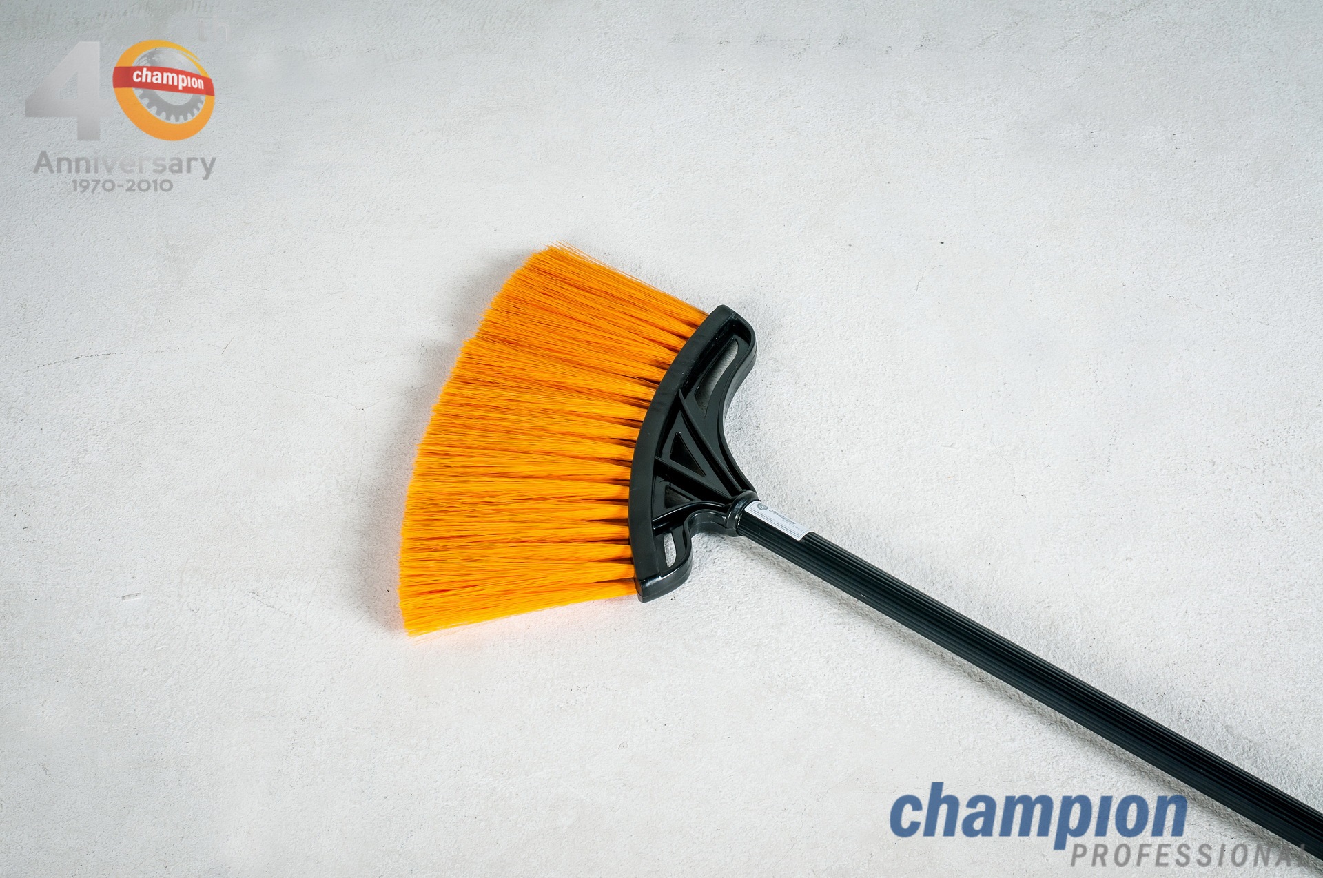 ไม้กวาดไนล่อน CHAMPION