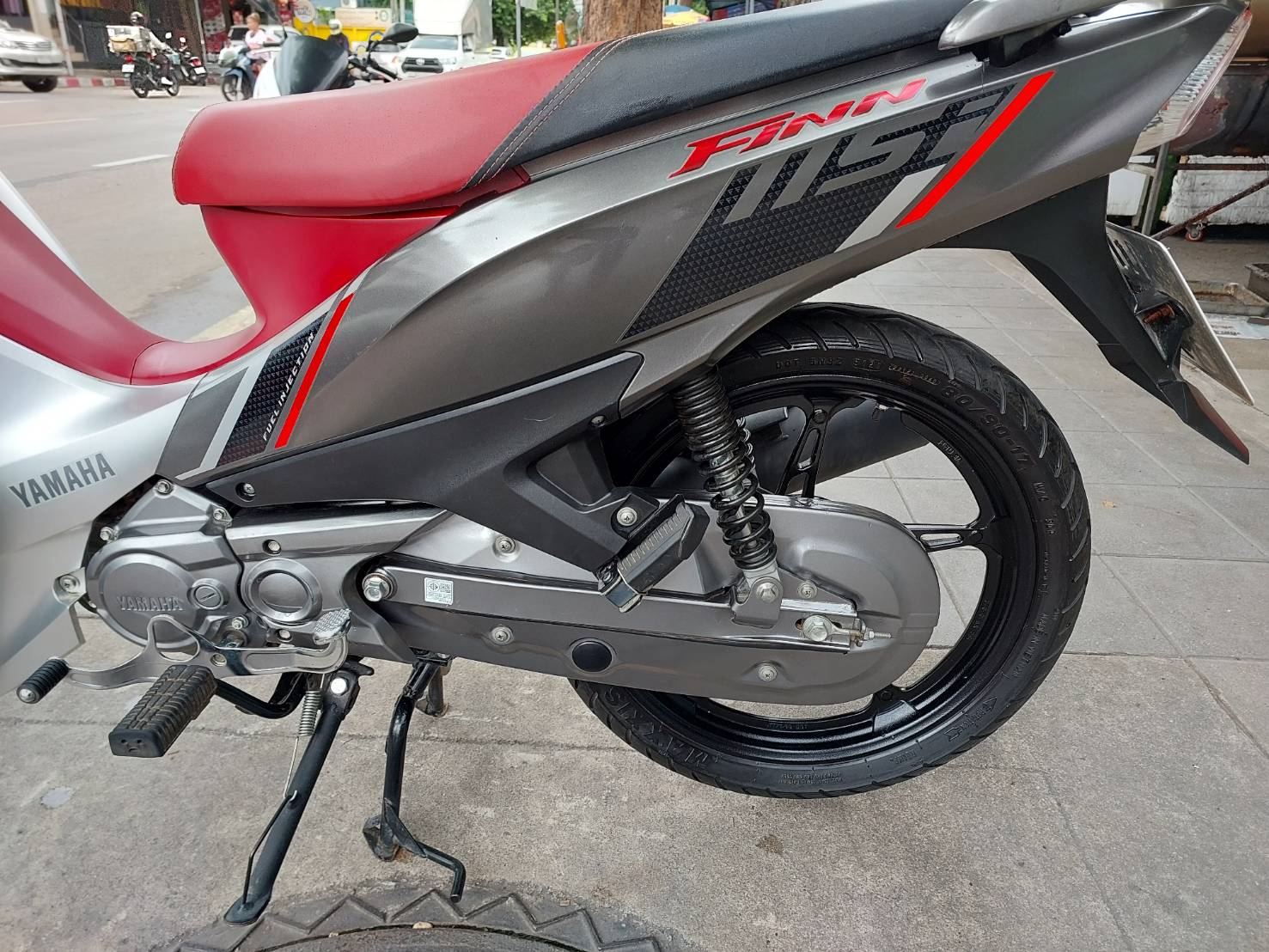 (ปิดการขาย) Yamaha finn สีเทาดำ ตัวท็อป สตาร์ทมือ ล้อแม็ก เบรค UBS