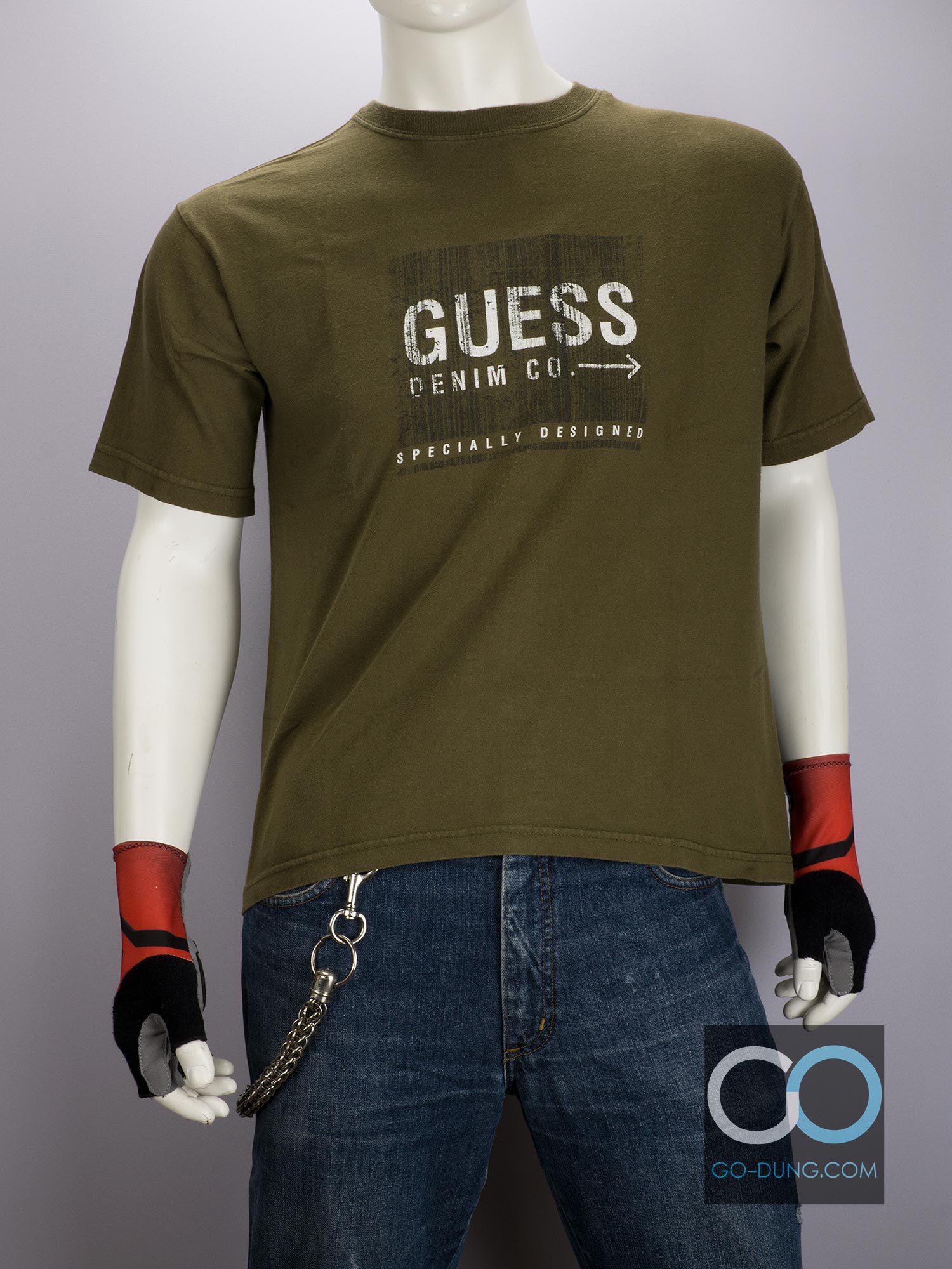 ขาย เสื้อยืดมือสองแบรนด์เนม ยี่ห้อ GUESS ผ้า 100 คอตตอน สีเขียวขี้ม้า
