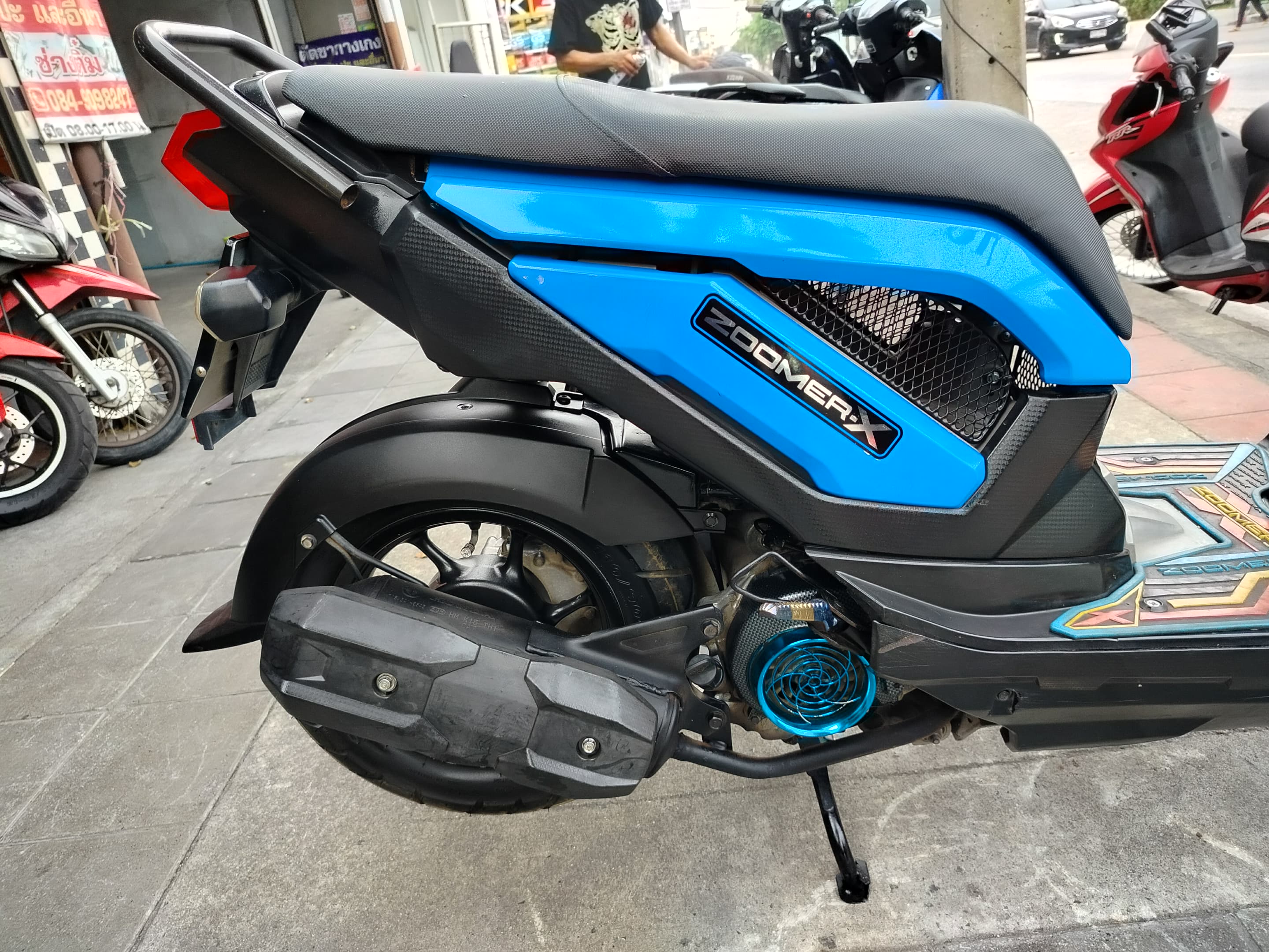 ปิดการขาย Zoomer x สีน้ำเงิน 2014