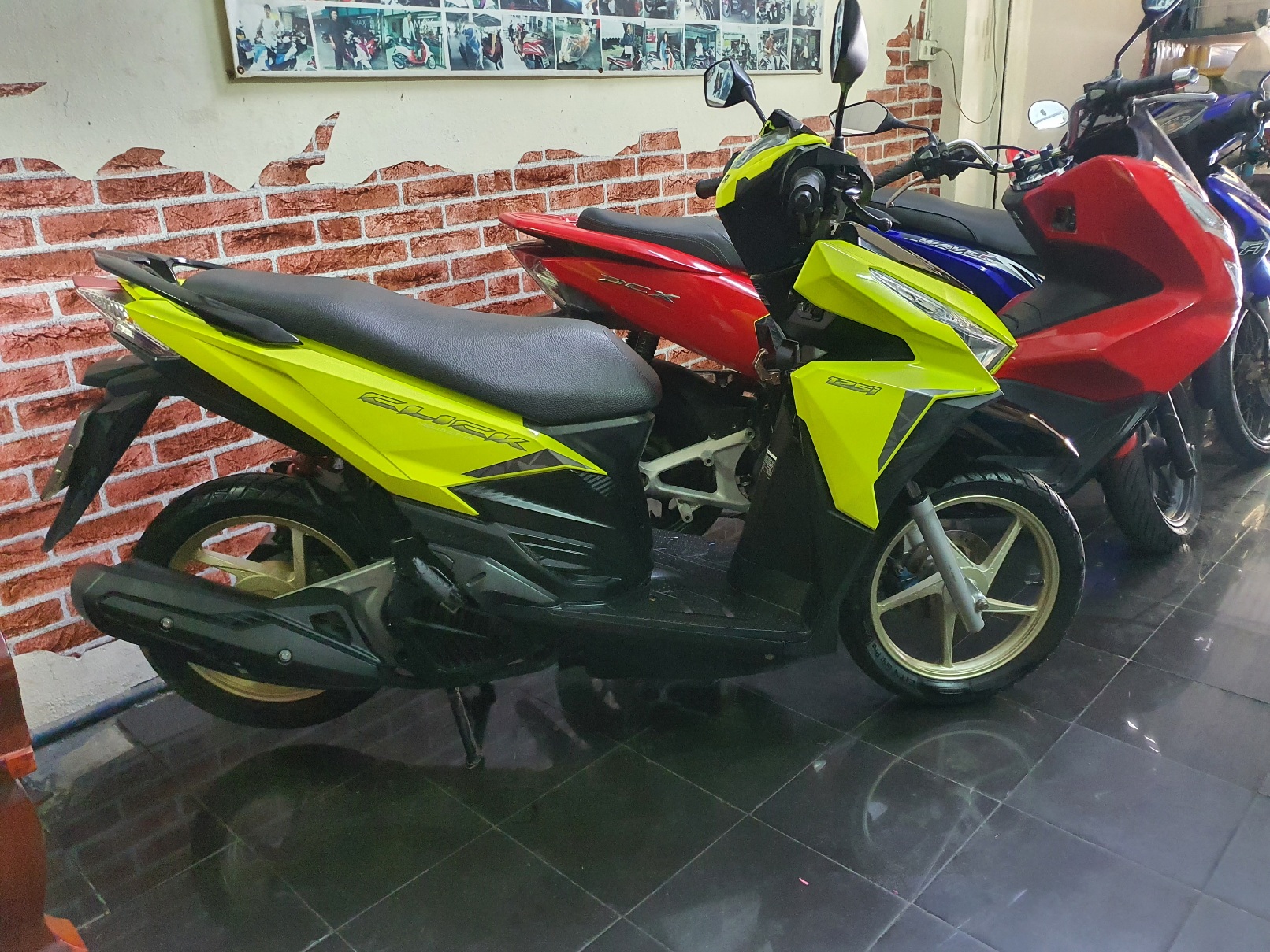 ((ขายแล้ว))click 125 led สีเหลืองมะนาวสวยๆ