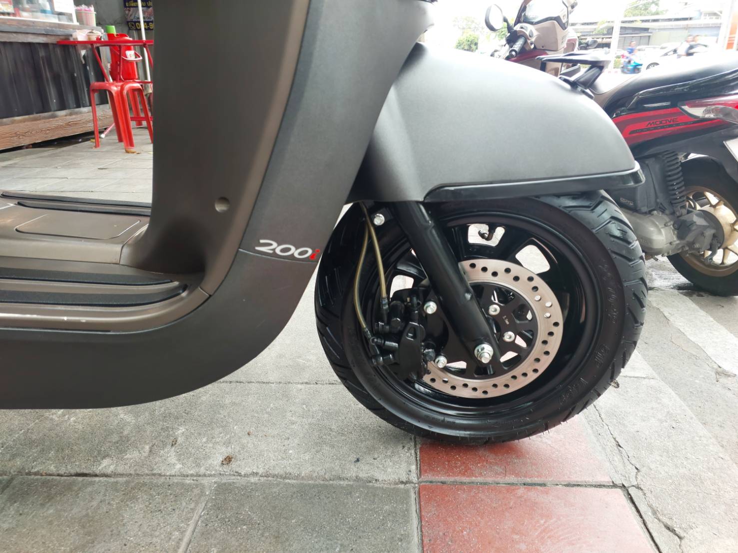 (ปิดการขาย) KEEWAY victoria 200 สีดำ 2023 รถคลาสสิคย้อนยุค 60 ร่ามสมัยด้วยระบบไฟ LED รอบคัน