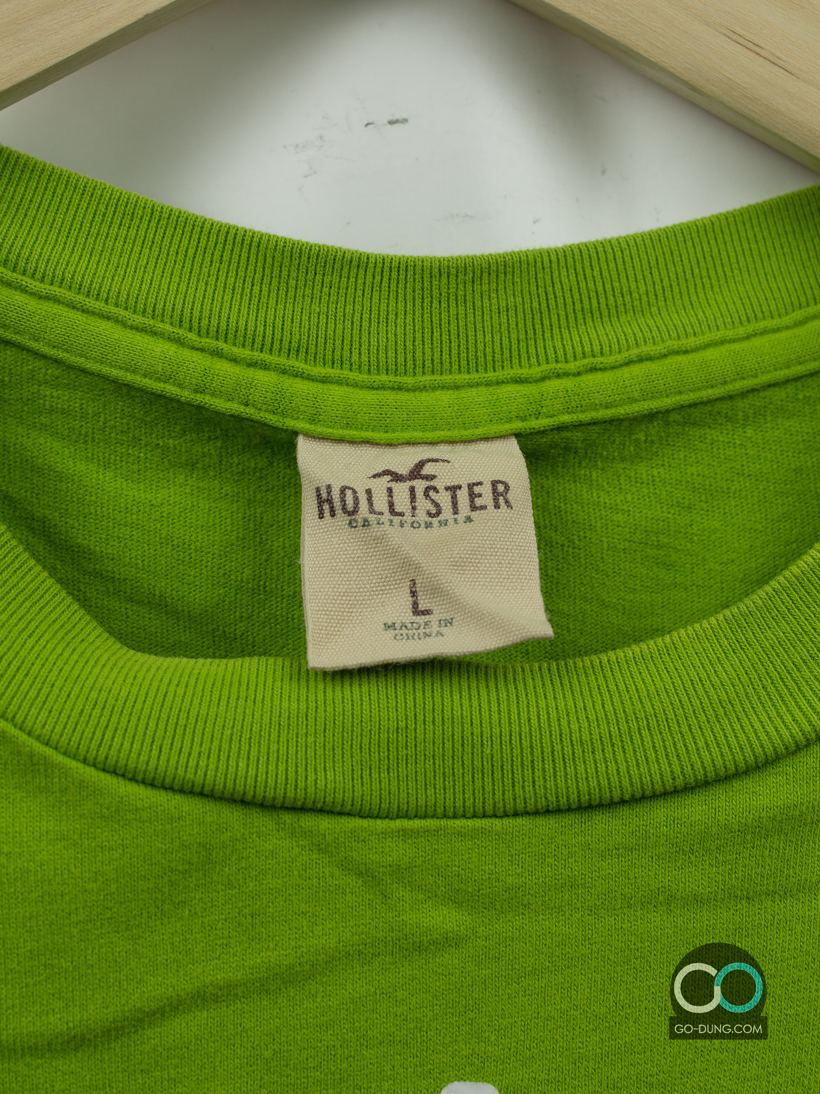 เสื้อยืดมือสองแบรนด์เนม HOLLISTER : SURF SUPPLY CALIFORNIA ผ้า 100 คอตตอน
