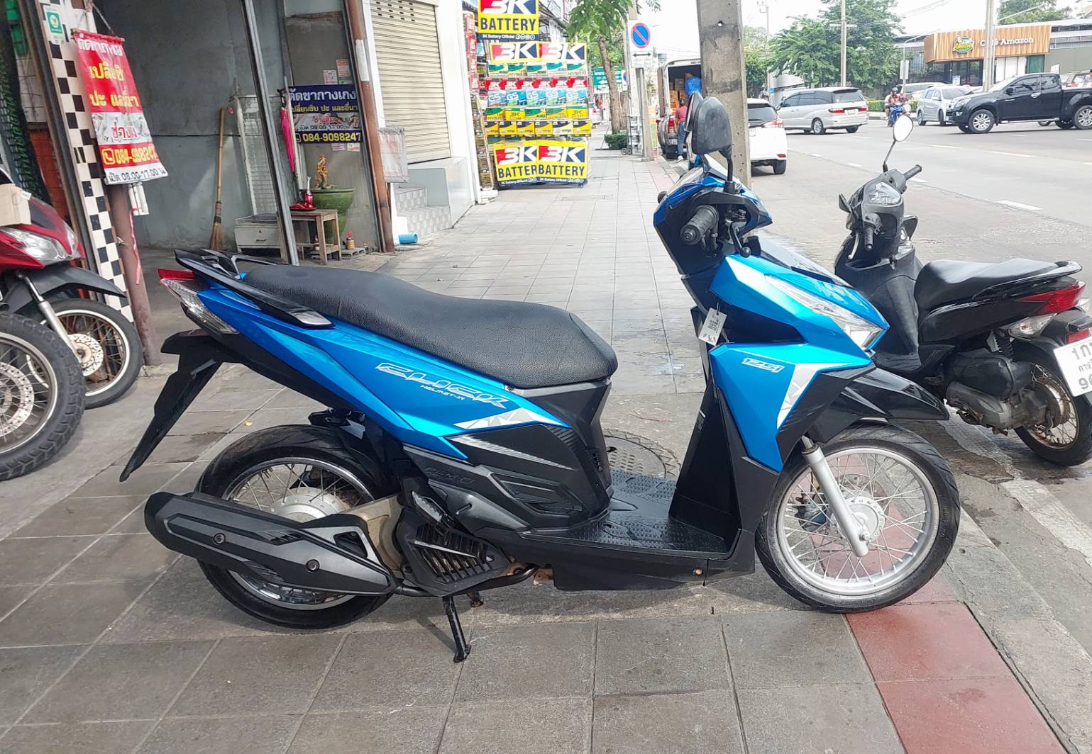 (ปิดการขายครับ) click 125 i 2017 สีน้ำเงิน รุ่นไฟหน้า led ฟรีโอนครับ