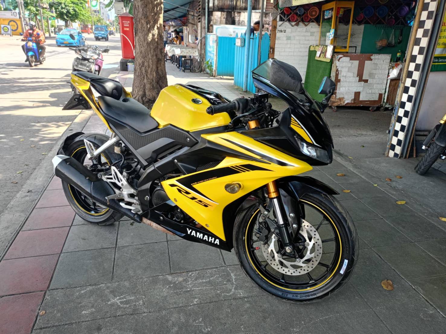 (ปิดการขายครับ) ลูกค้าประจำของเรา Yamaha r15 led สีเหลือง ปี 61 2018