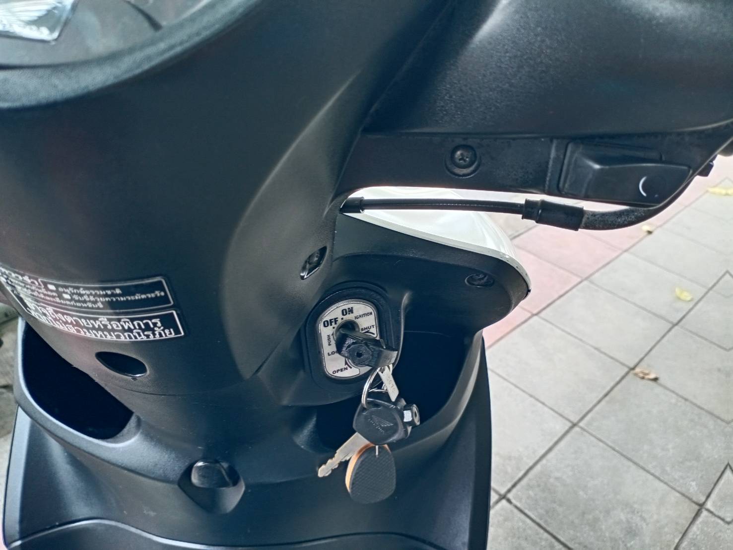 ((ขายแล้ว พร้อมส่งถึงบ้าน))specy สีขาวดำ รถสวยมาก