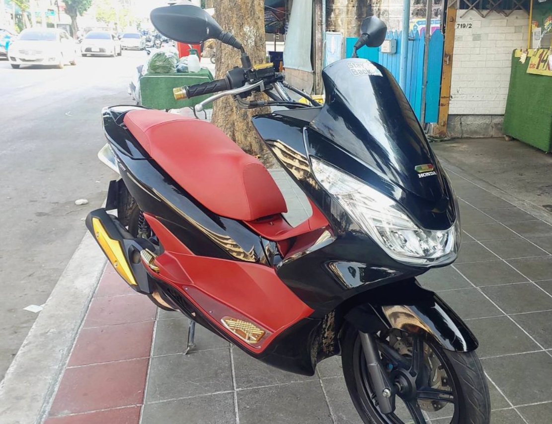 (ปิดการขาย)PCX 150 สีดำแดง ขอบคุณพ่อค้าจันทบุรีที่อุดหนุนครับ