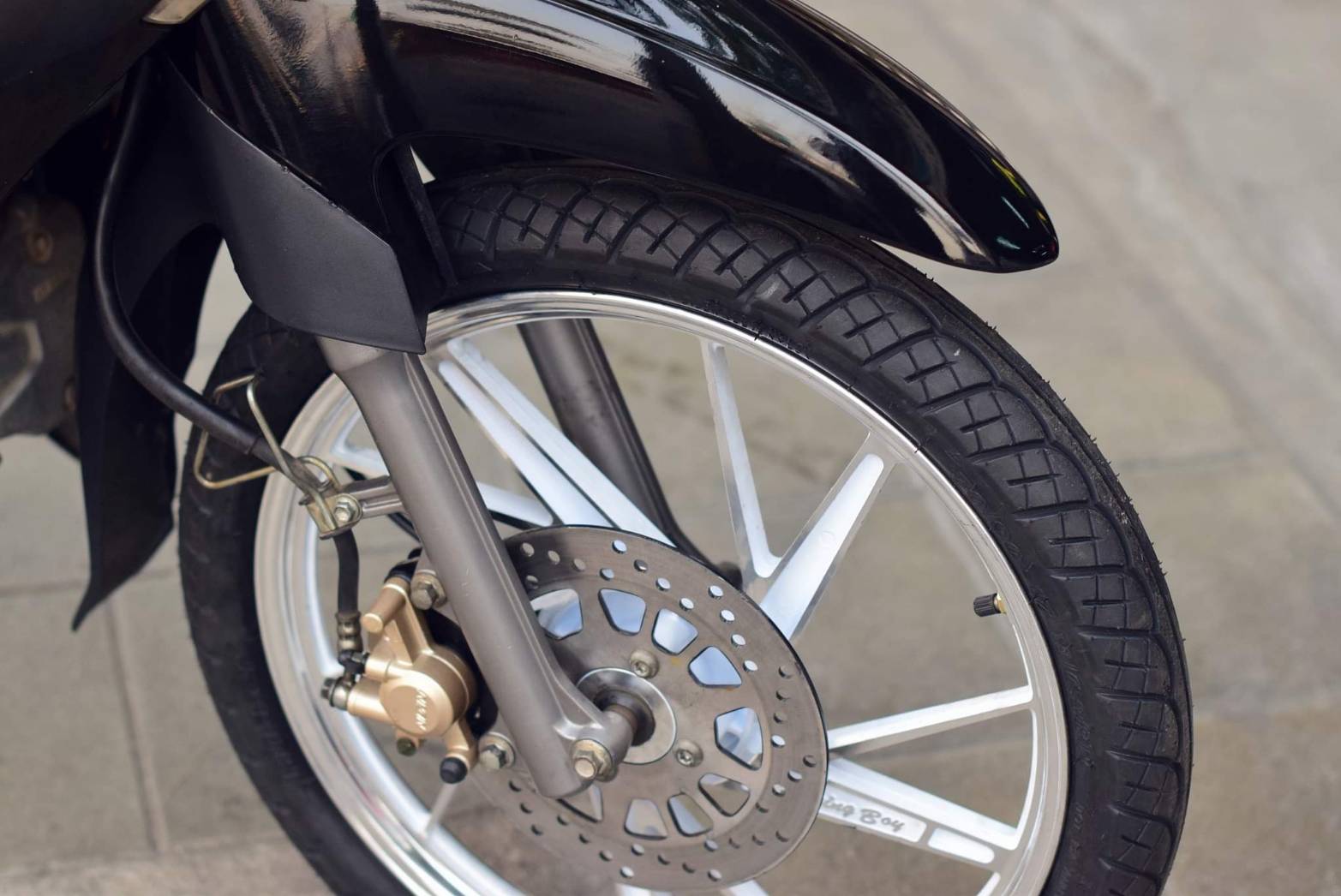 (ปิดการขาย ฟินๆ) yamaha finn สีดำ สตาร์ทมือ ล้อแม็กซ์ racing boy สวย ทน แกร่ง