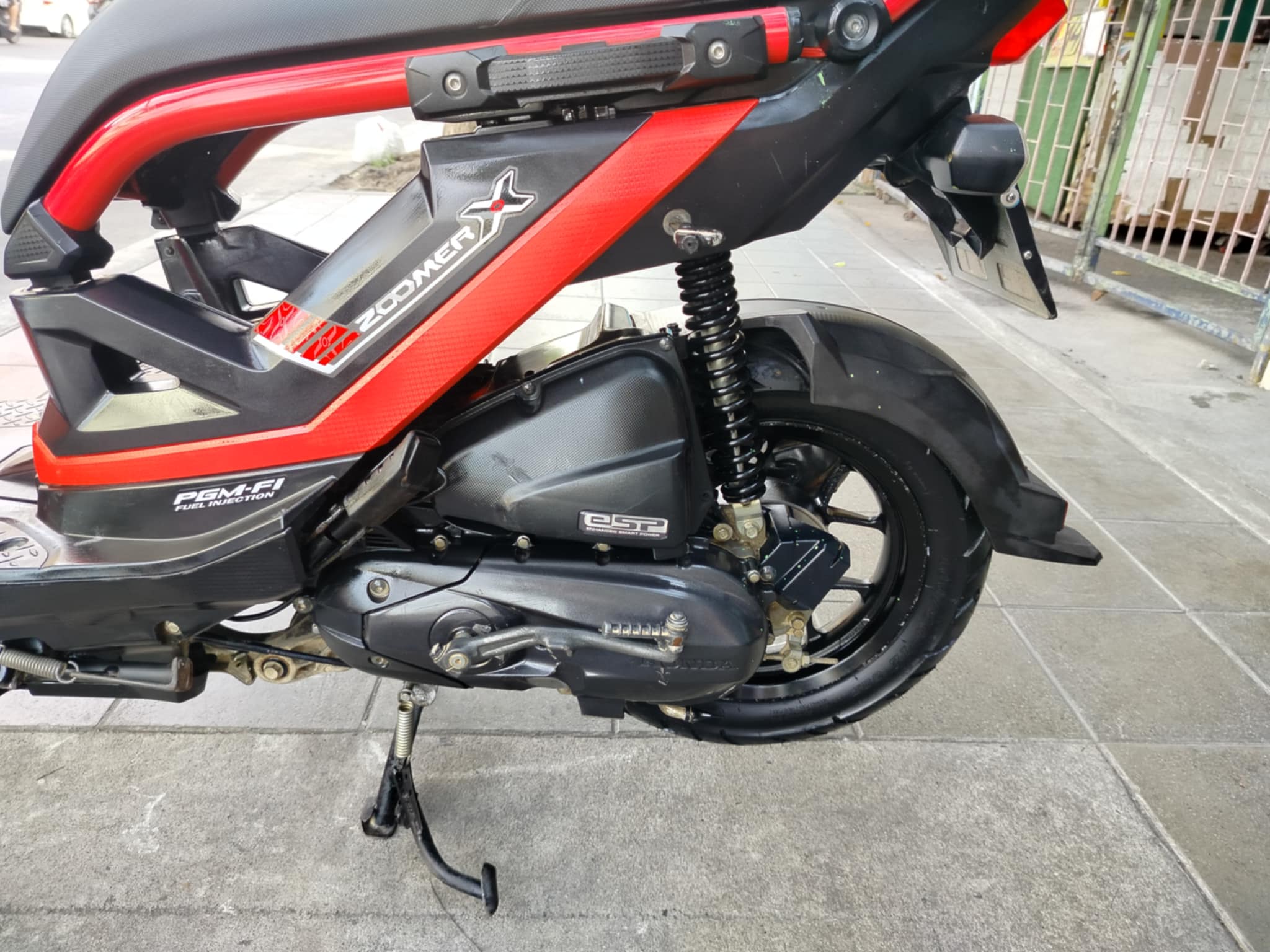 (ปิดการขายครับ) zoomer x สีดำแดงตัวใหม่ไมล์ดิจิตอล ปี 2018