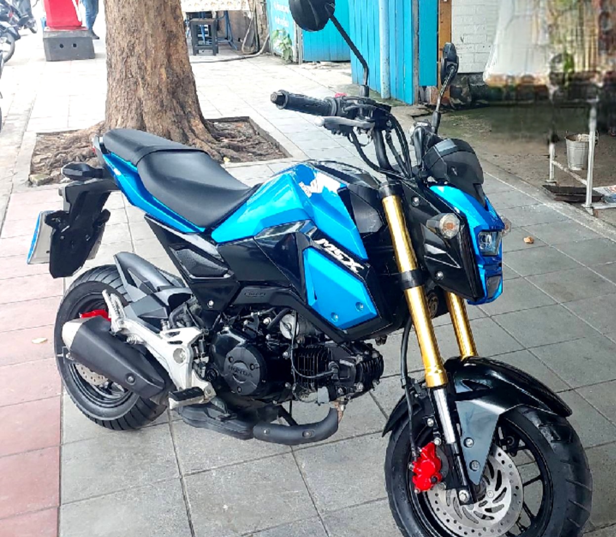 (ปิดการขายครับ) msx sf 2017 สีน้ำเงินดำ ตัวใหม่ไฟหน้า LED