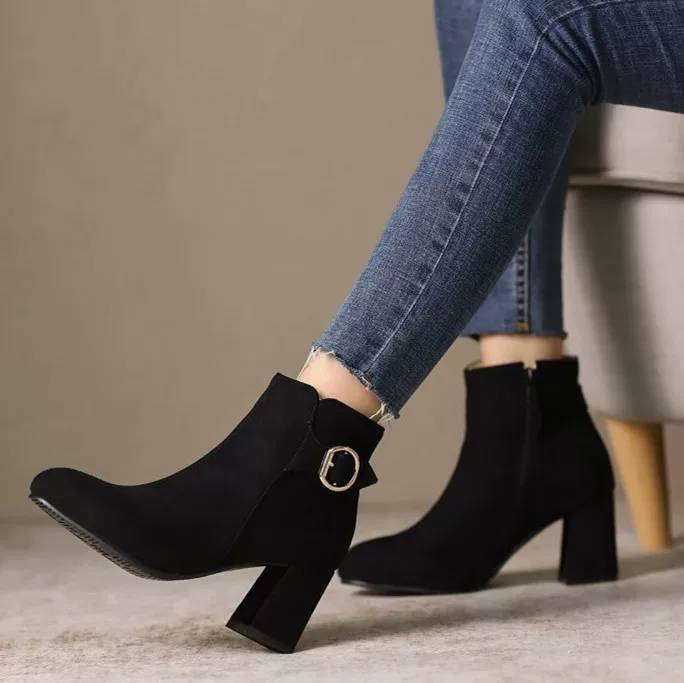 พรีออเดอร์ รองเท้าบูทส้นสูงแฟชั่น รองเท้าบูทส้นสูงไซส์ใหญ่ รองเท้าบูทส้นสูงไซส์เล็ก 30-46 รหัส Y-9865