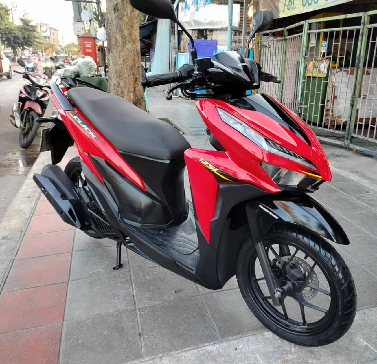 ( ปิดการขายครับผม) click 125 สีแดง 2019
